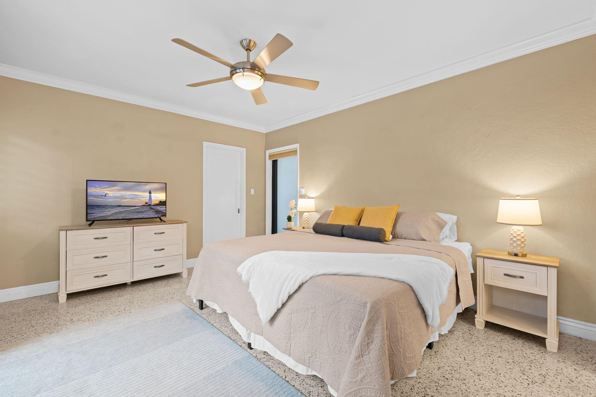 222 SE 16th Ave Fort Lauderdale, FL 33301