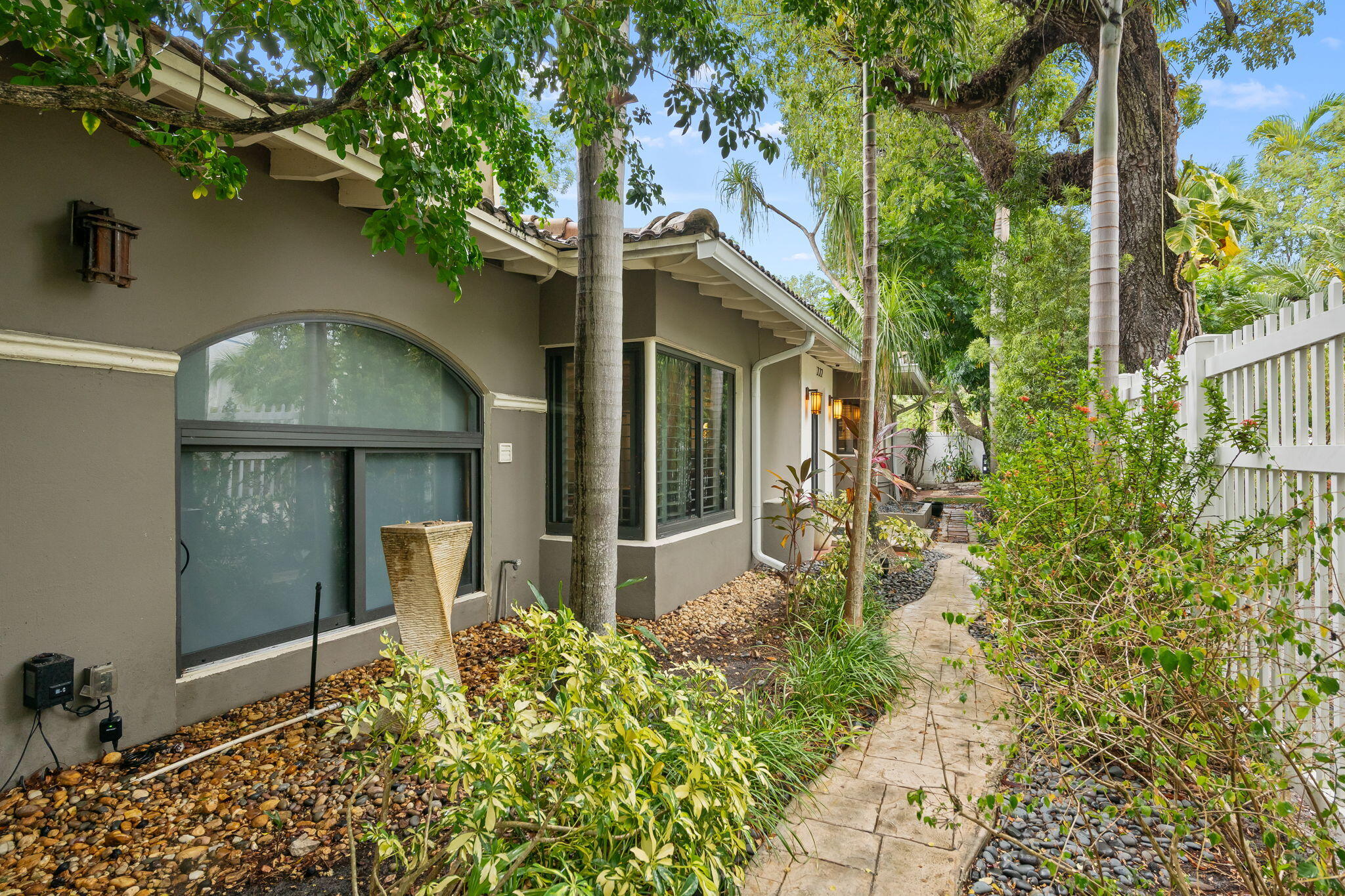 222 SE 16th Ave Fort Lauderdale, FL 33301