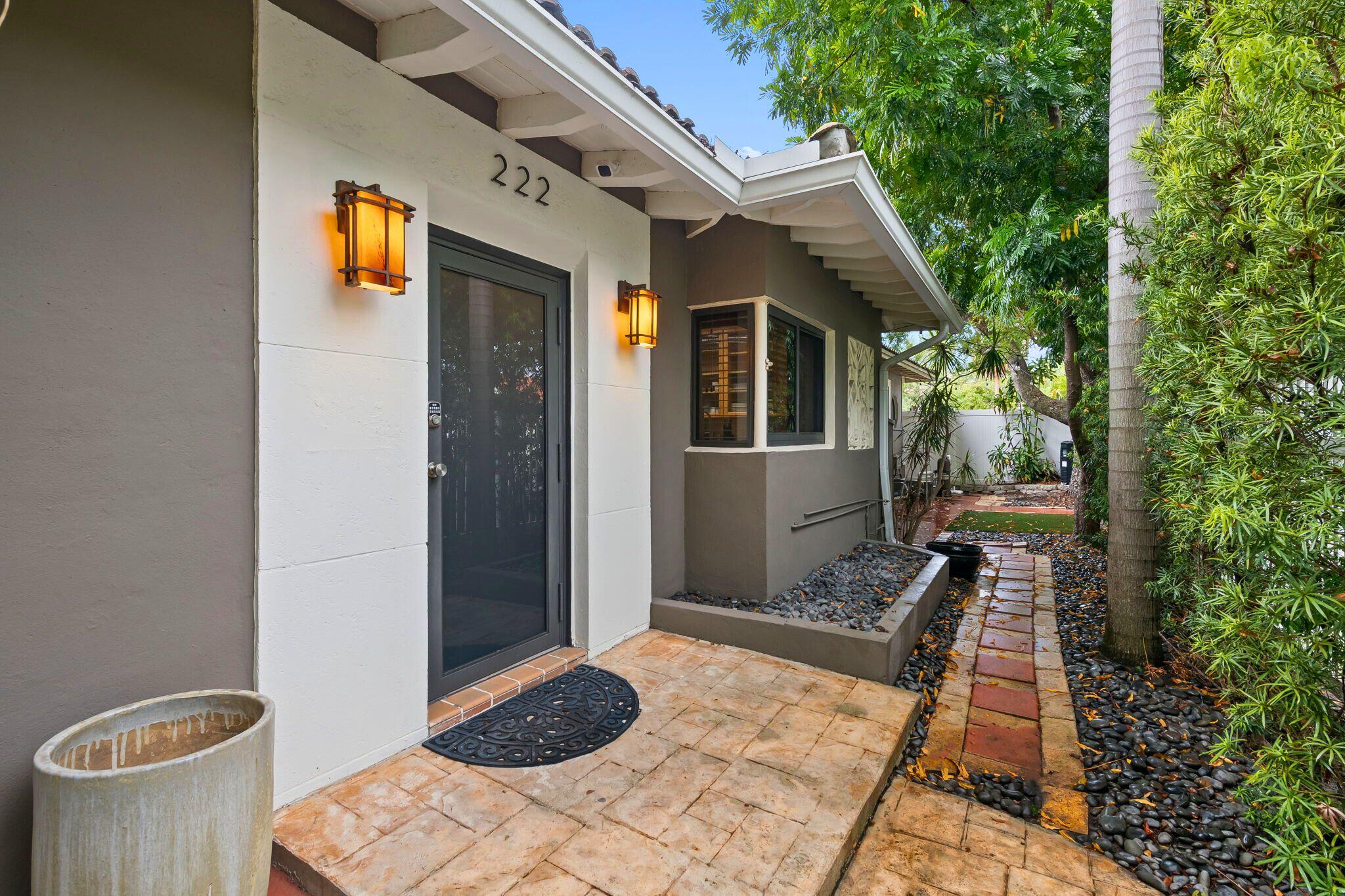 222 SE 16th Ave Fort Lauderdale, FL 33301