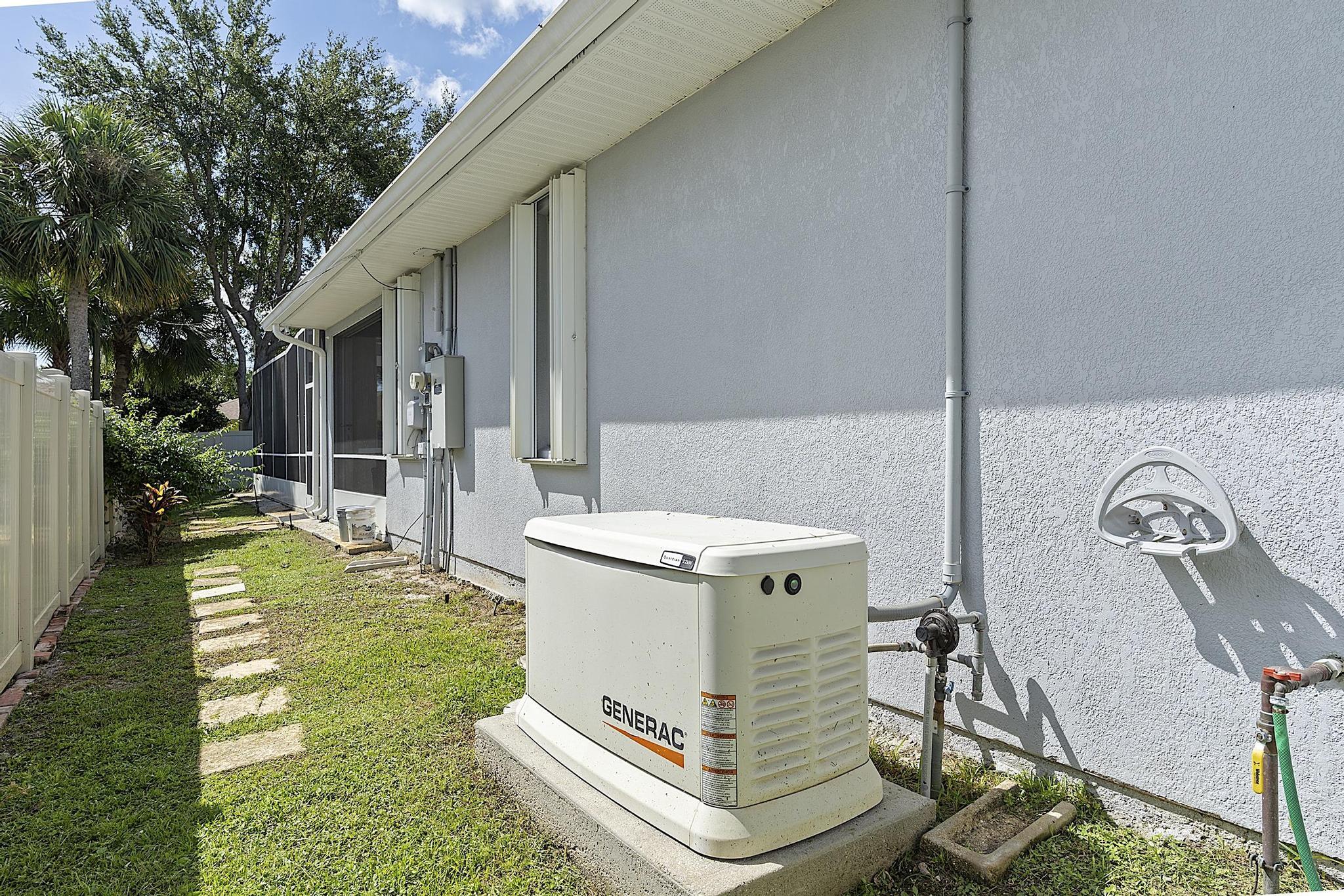 444 Rolling Hl Dr Sebastian, FL 32958