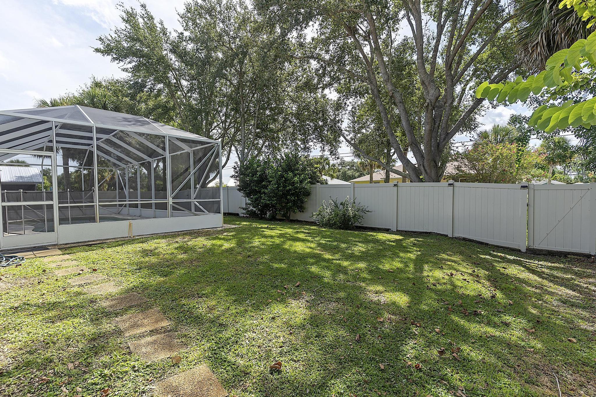 444 Rolling Hl Dr Sebastian, FL 32958