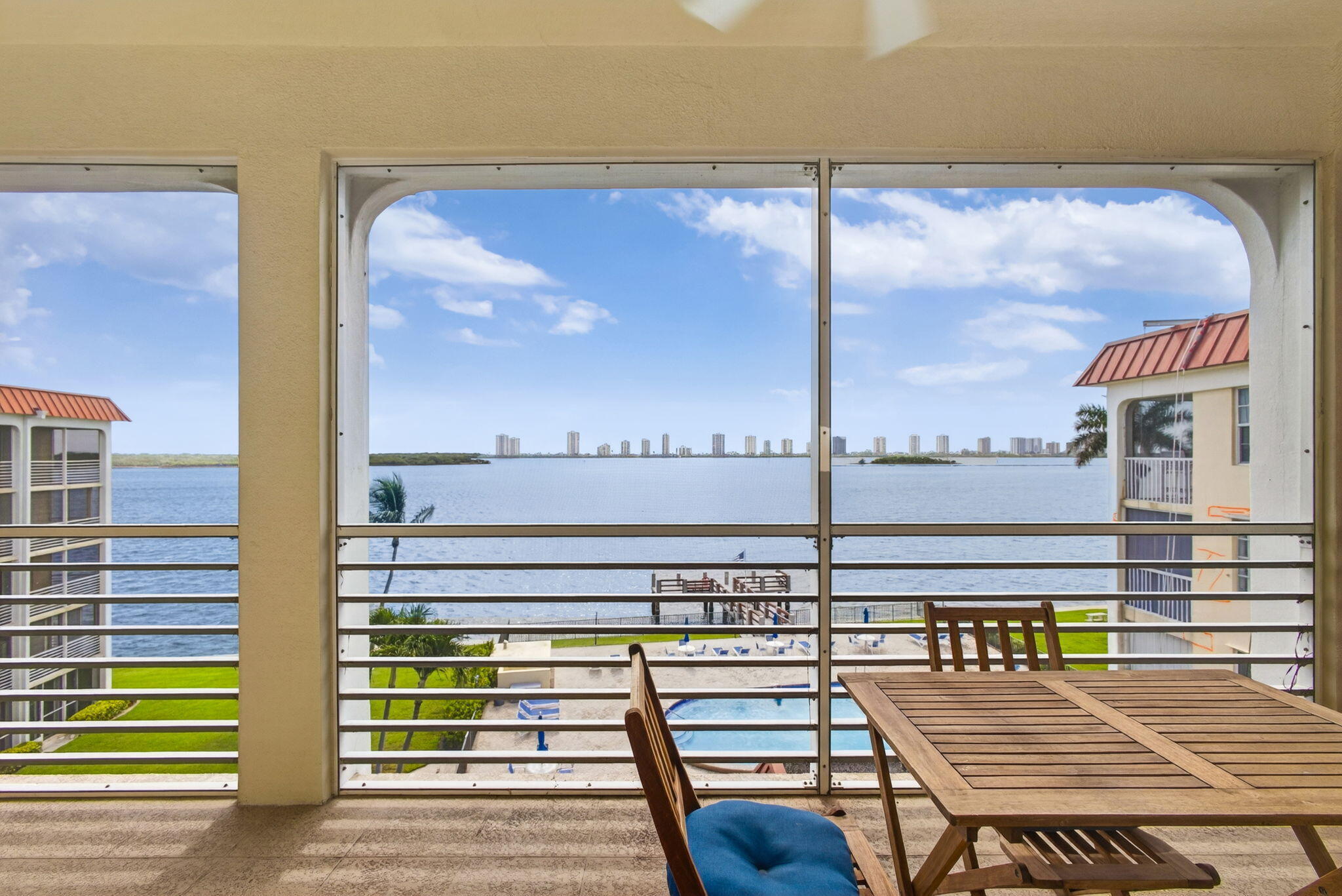 105 Paradise Harbour Blvd #501