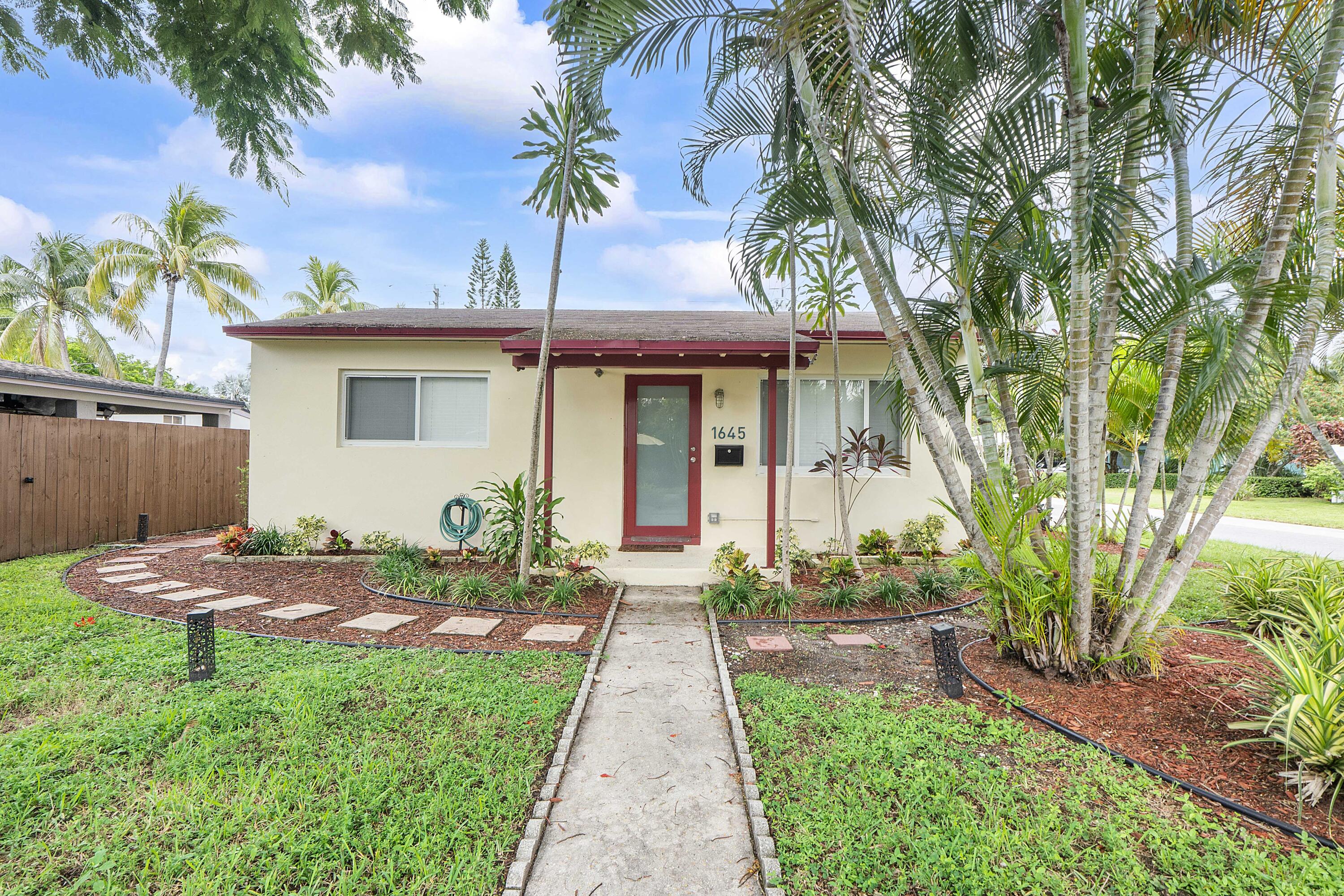 1645 NE 16th Ave