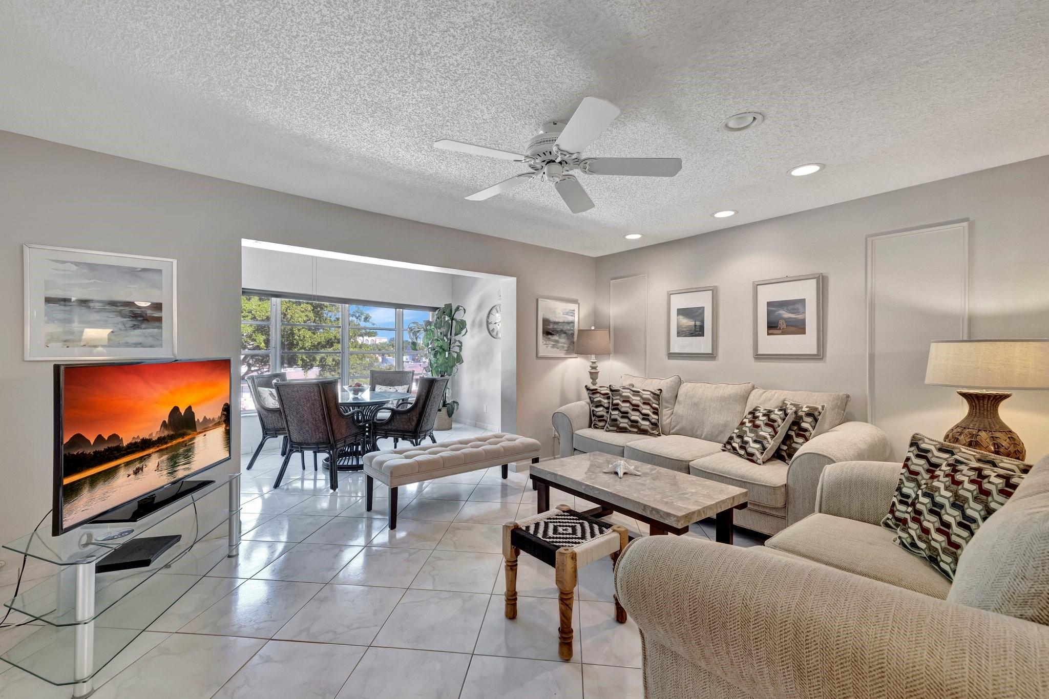 4270 NW 40th St #302,Lauderdale Lakes, FL 33319