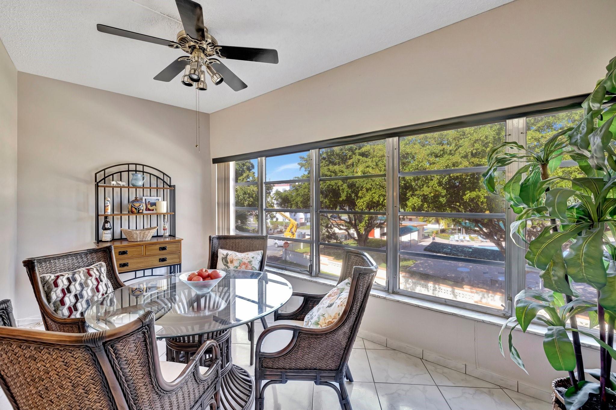 4270 NW 40th St #302,Lauderdale Lakes, FL 33319