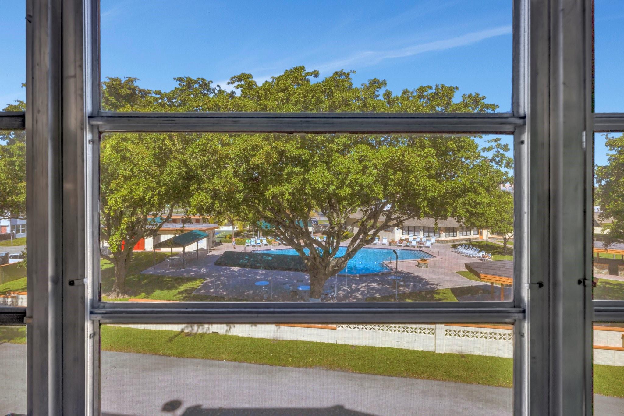 4270 NW 40th St #302,Lauderdale Lakes, FL 33319