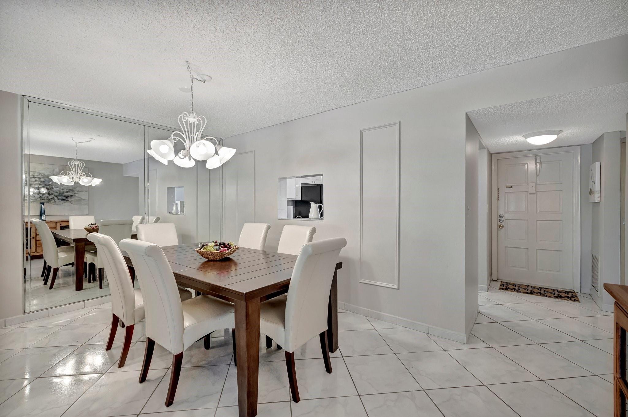 4270 NW 40th St #302,Lauderdale Lakes, FL 33319