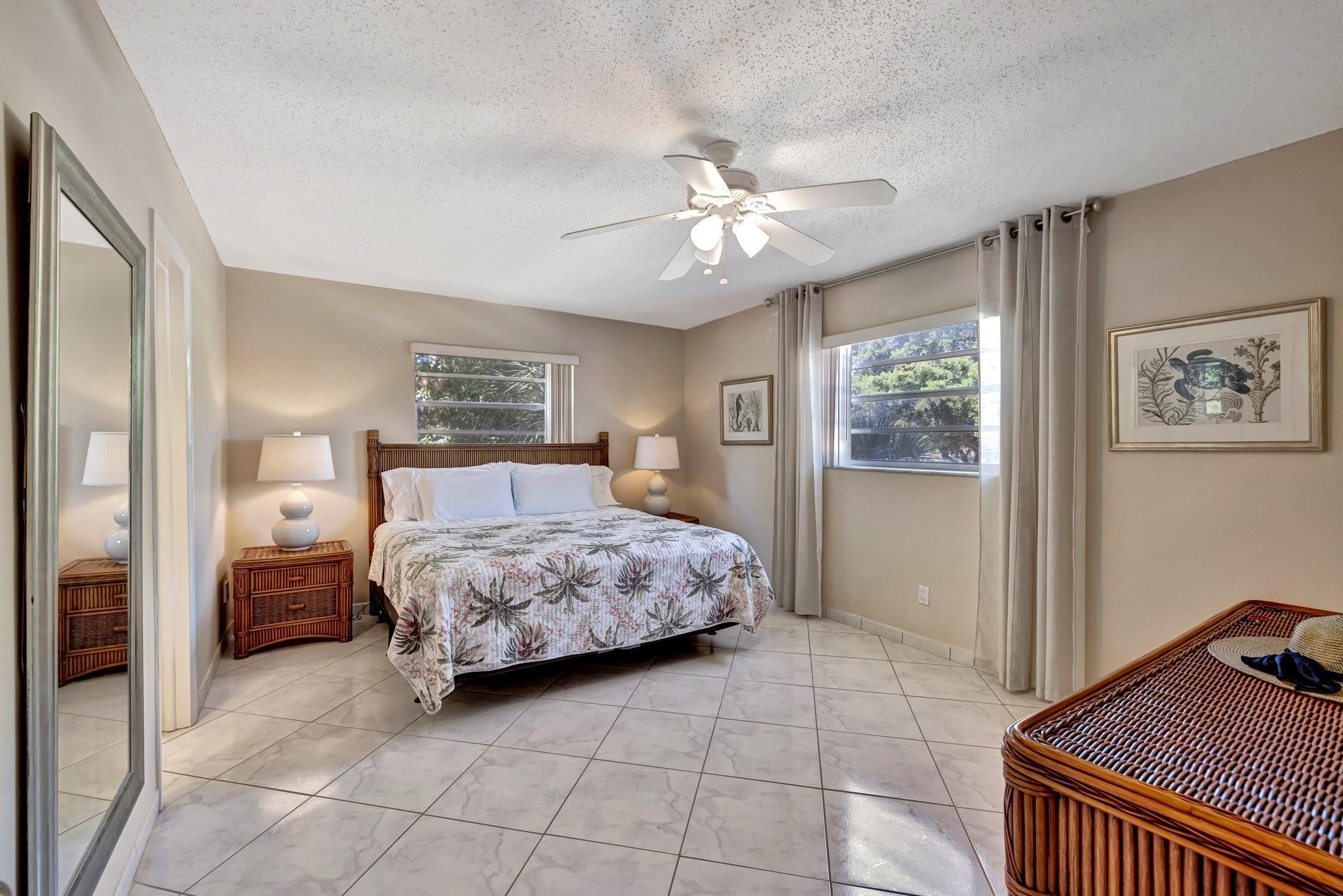 4270 NW 40th St #302,Lauderdale Lakes, FL 33319