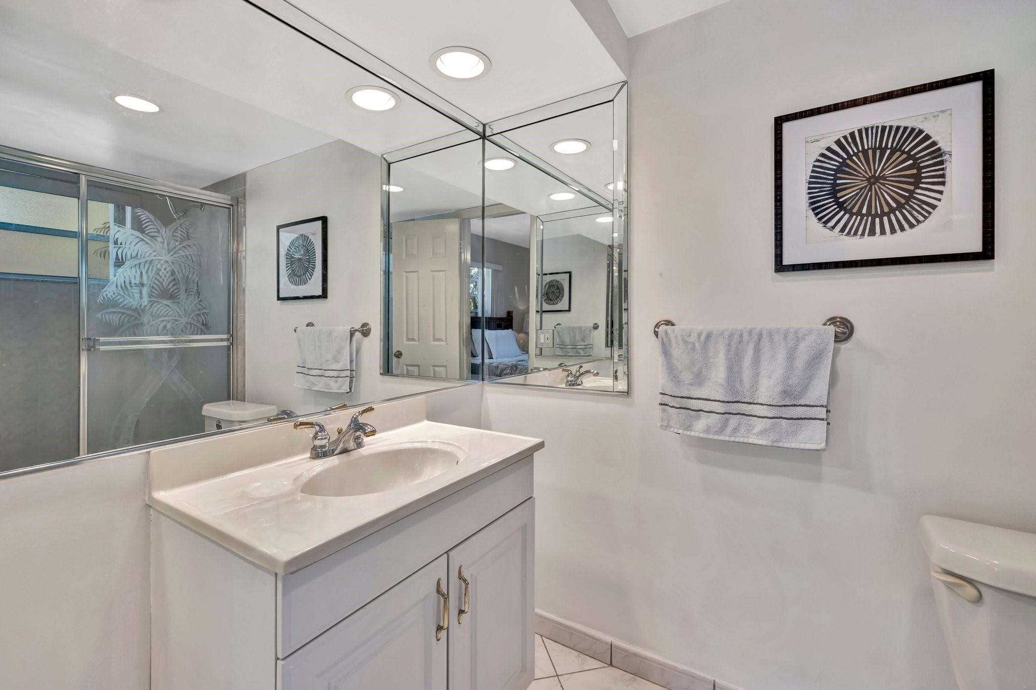 4270 NW 40th St #302,Lauderdale Lakes, FL 33319