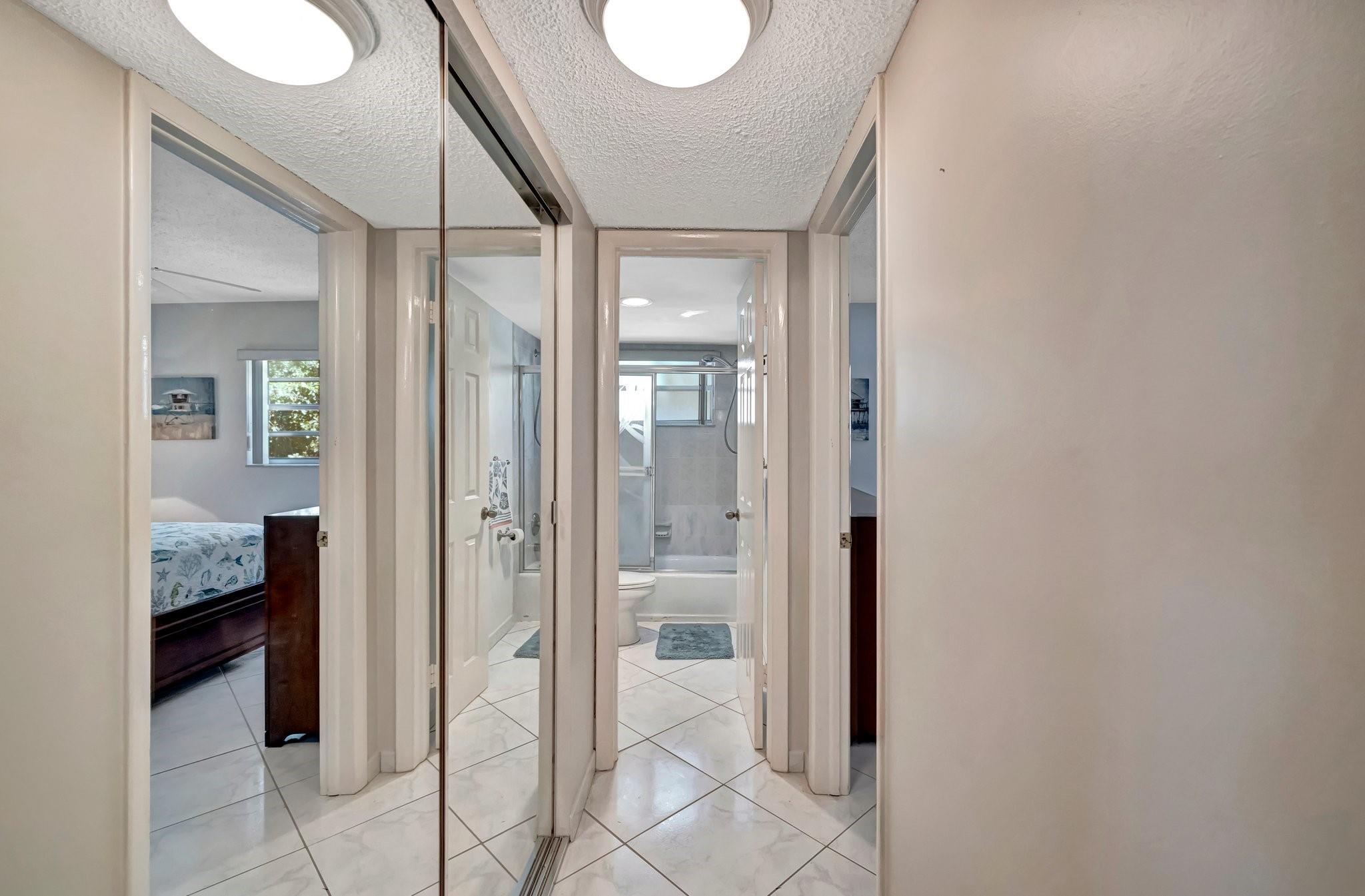 4270 NW 40th St #302,Lauderdale Lakes, FL 33319