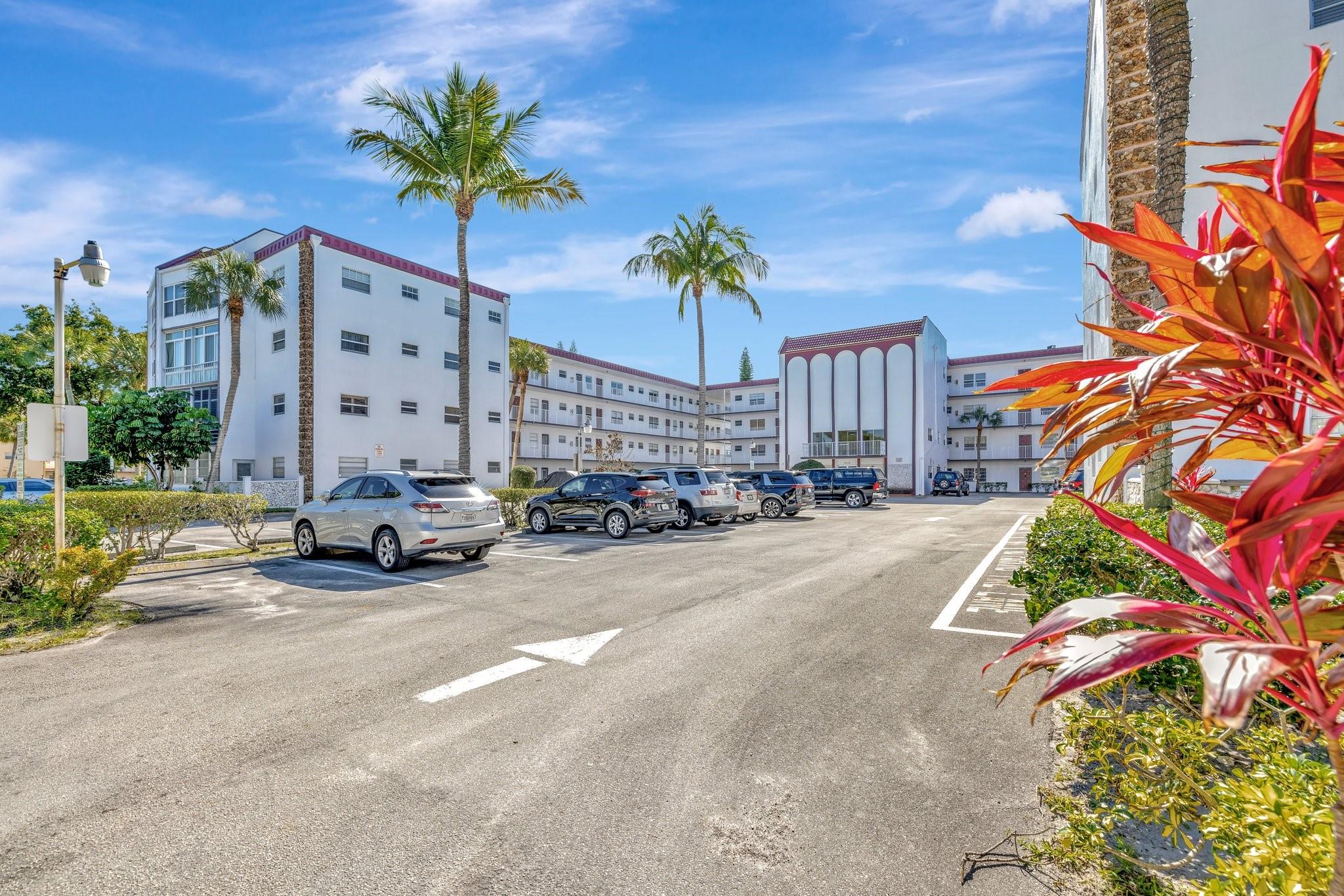 4270 NW 40th St #302,Lauderdale Lakes, FL 33319