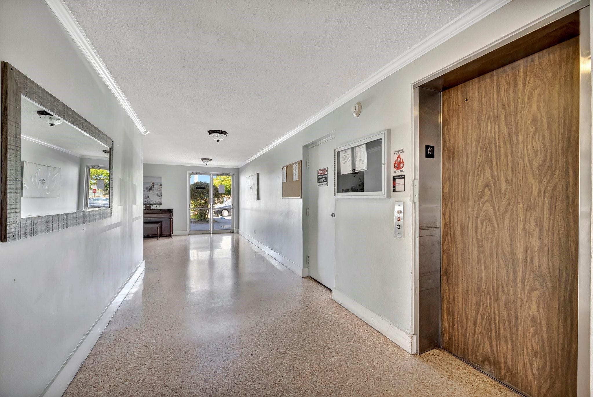 4270 NW 40th St #302,Lauderdale Lakes, FL 33319