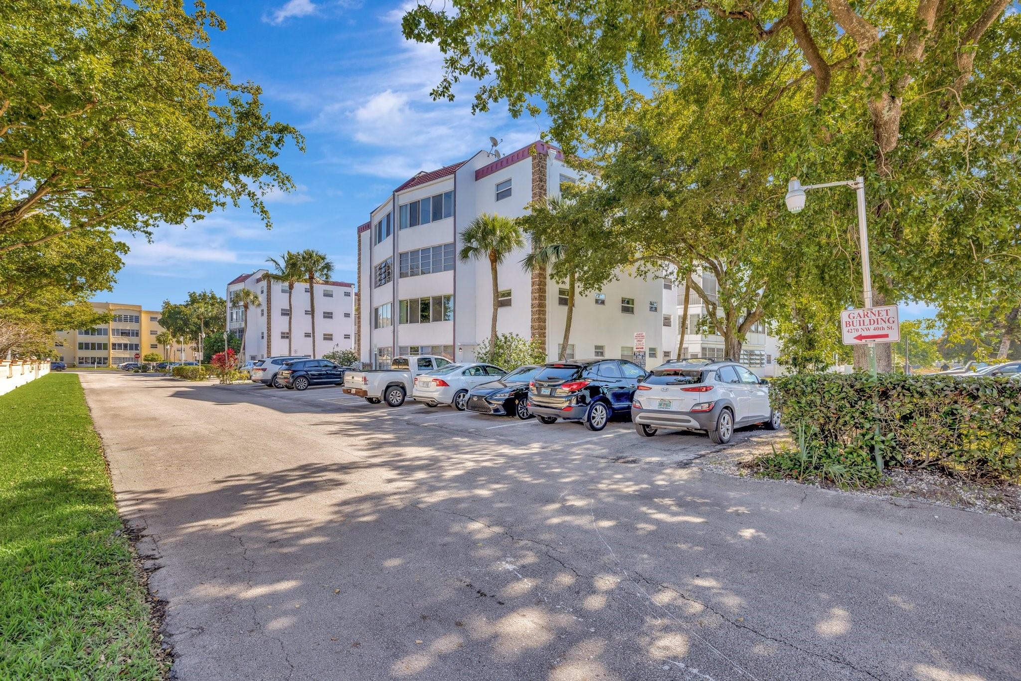 4270 NW 40th St #302,Lauderdale Lakes, FL 33319