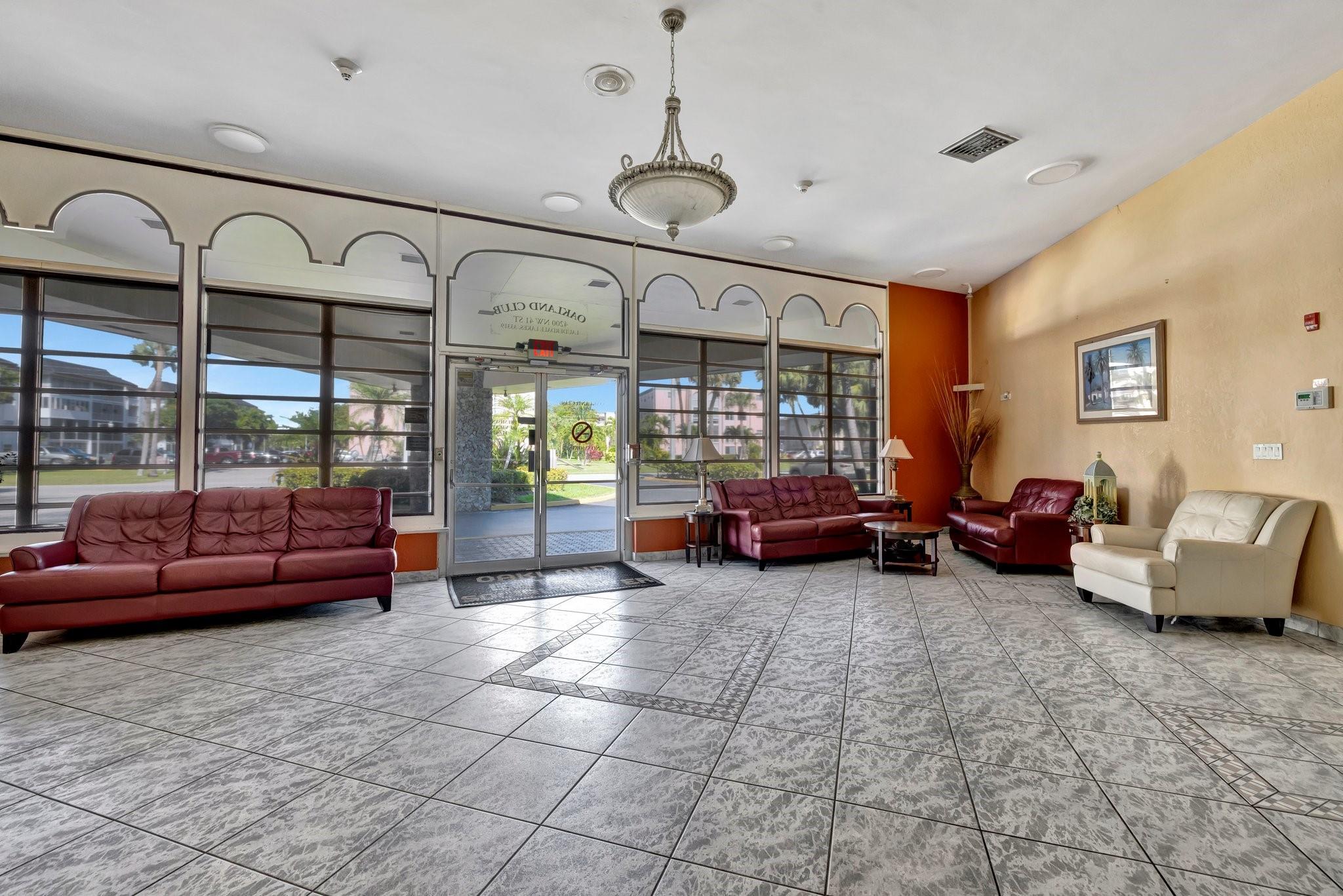 4270 NW 40th St #302,Lauderdale Lakes, FL 33319