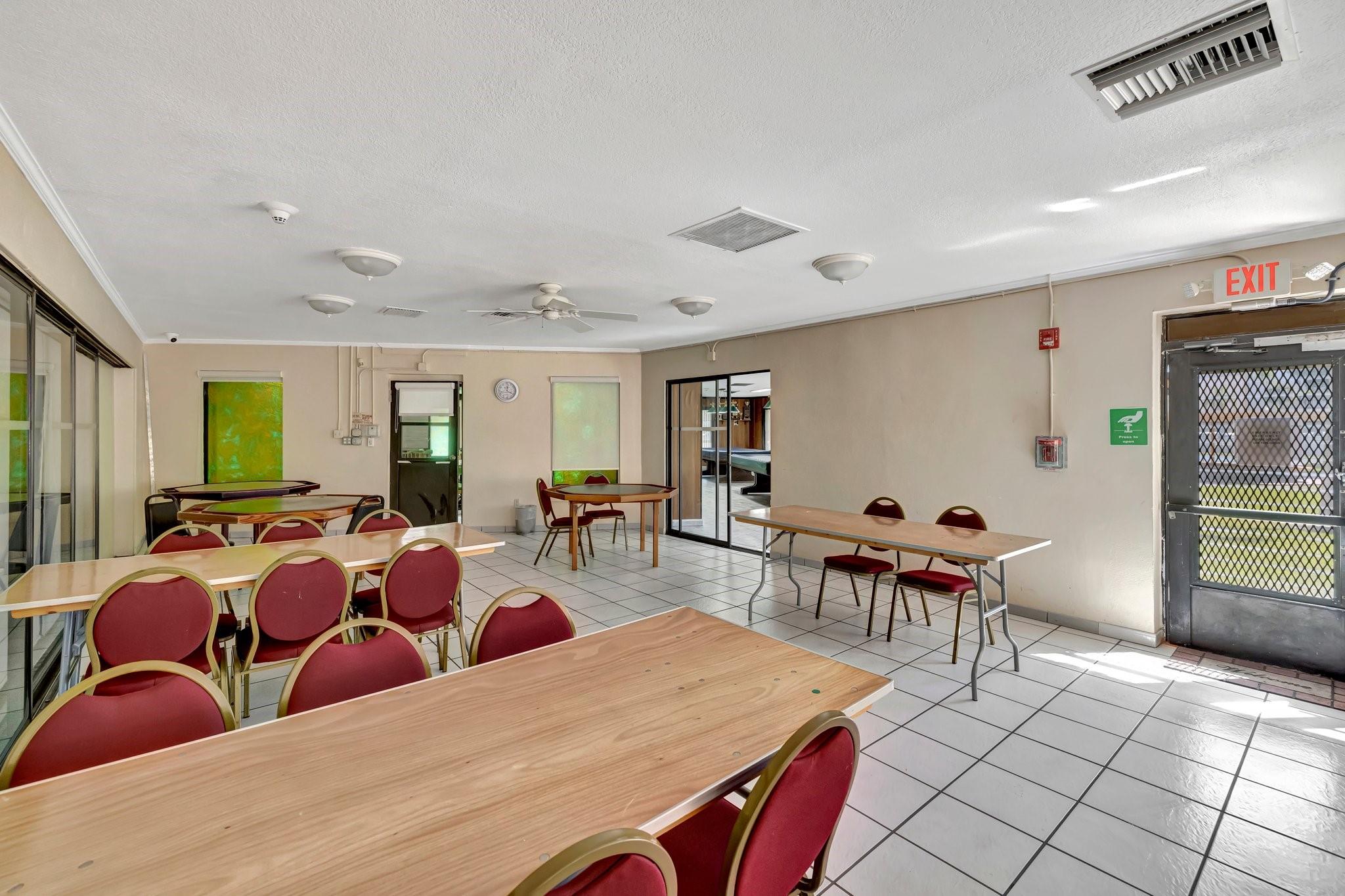 4270 NW 40th St #302,Lauderdale Lakes, FL 33319