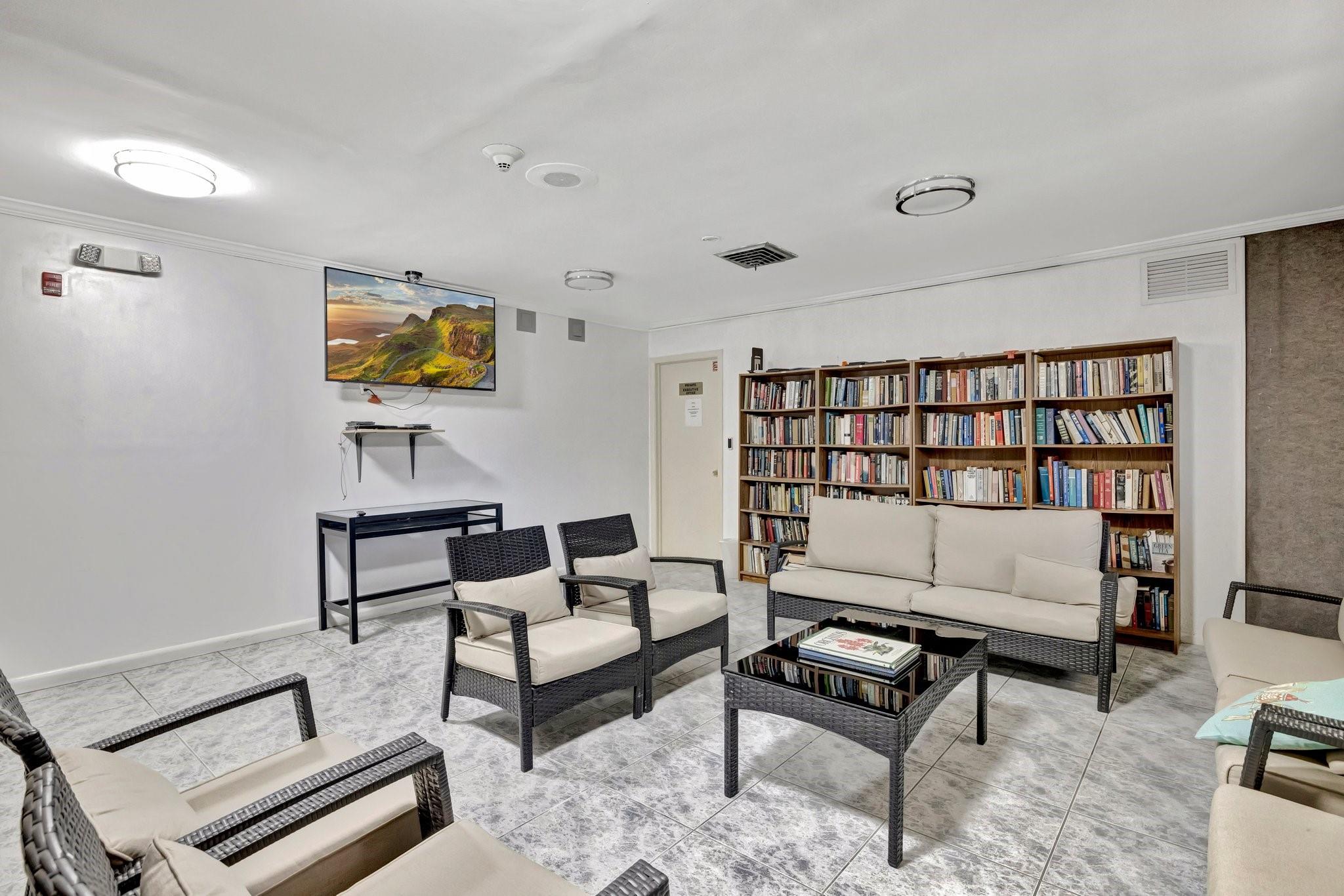 4270 NW 40th St #302,Lauderdale Lakes, FL 33319