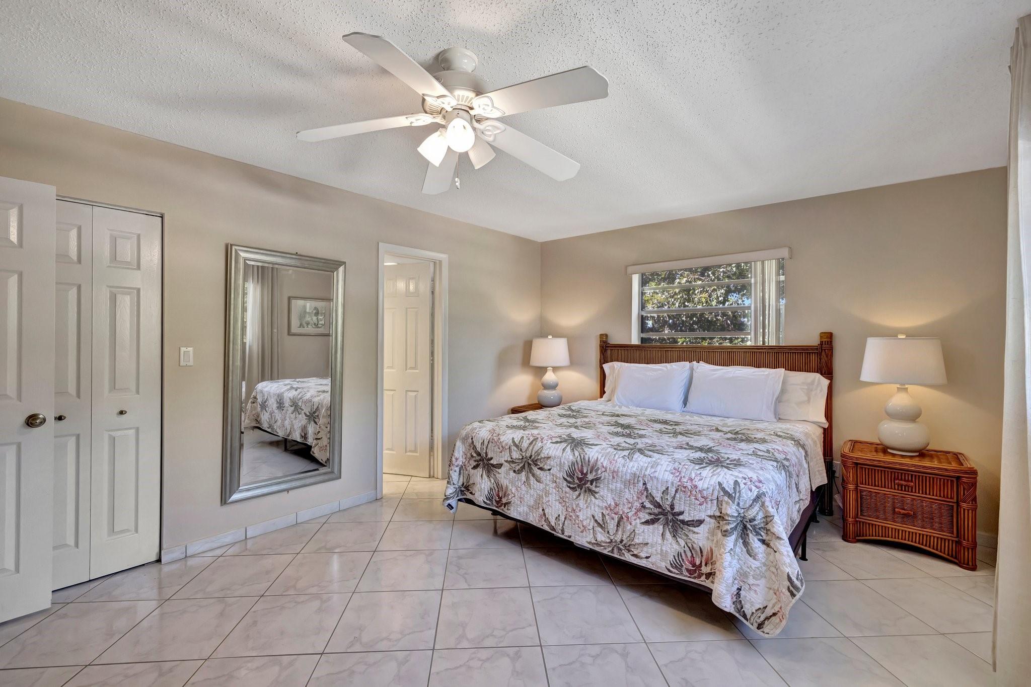 4270 NW 40th St #302,Lauderdale Lakes, FL 33319