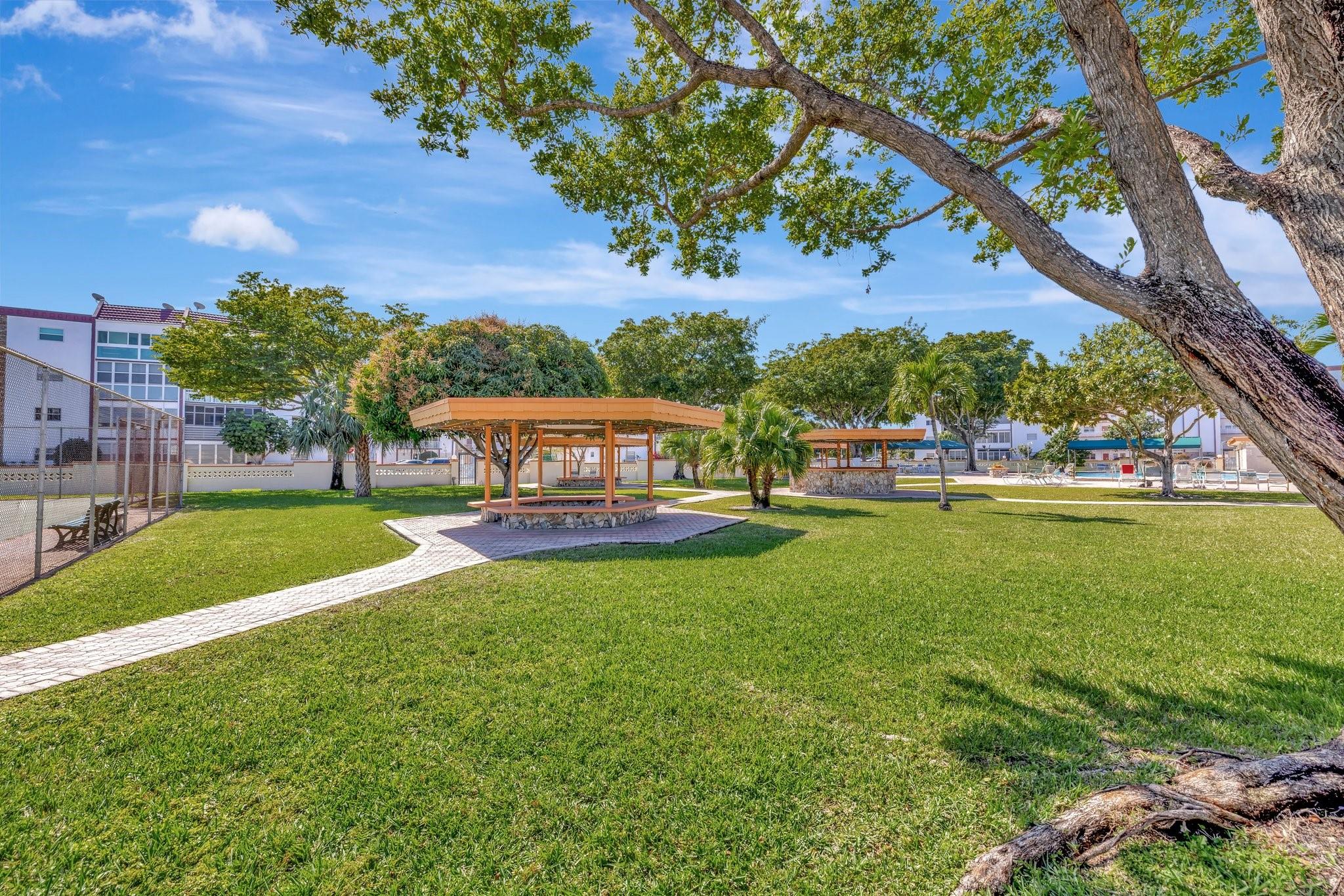 4270 NW 40th St #302,Lauderdale Lakes, FL 33319