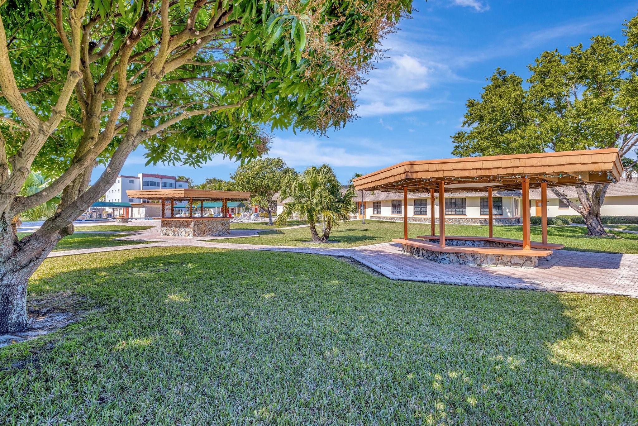 4270 NW 40th St #302,Lauderdale Lakes, FL 33319