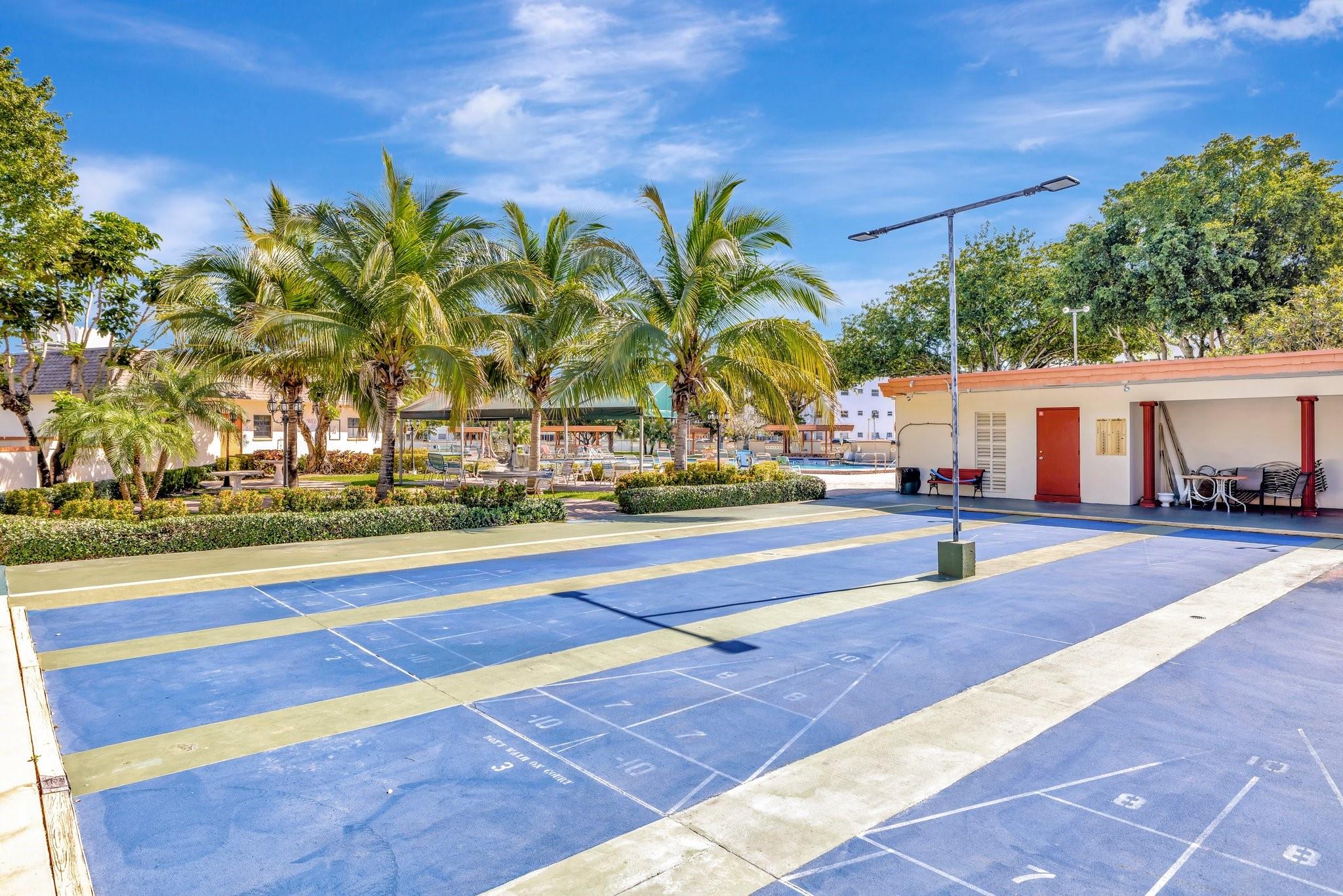 4270 NW 40th St #302,Lauderdale Lakes, FL 33319