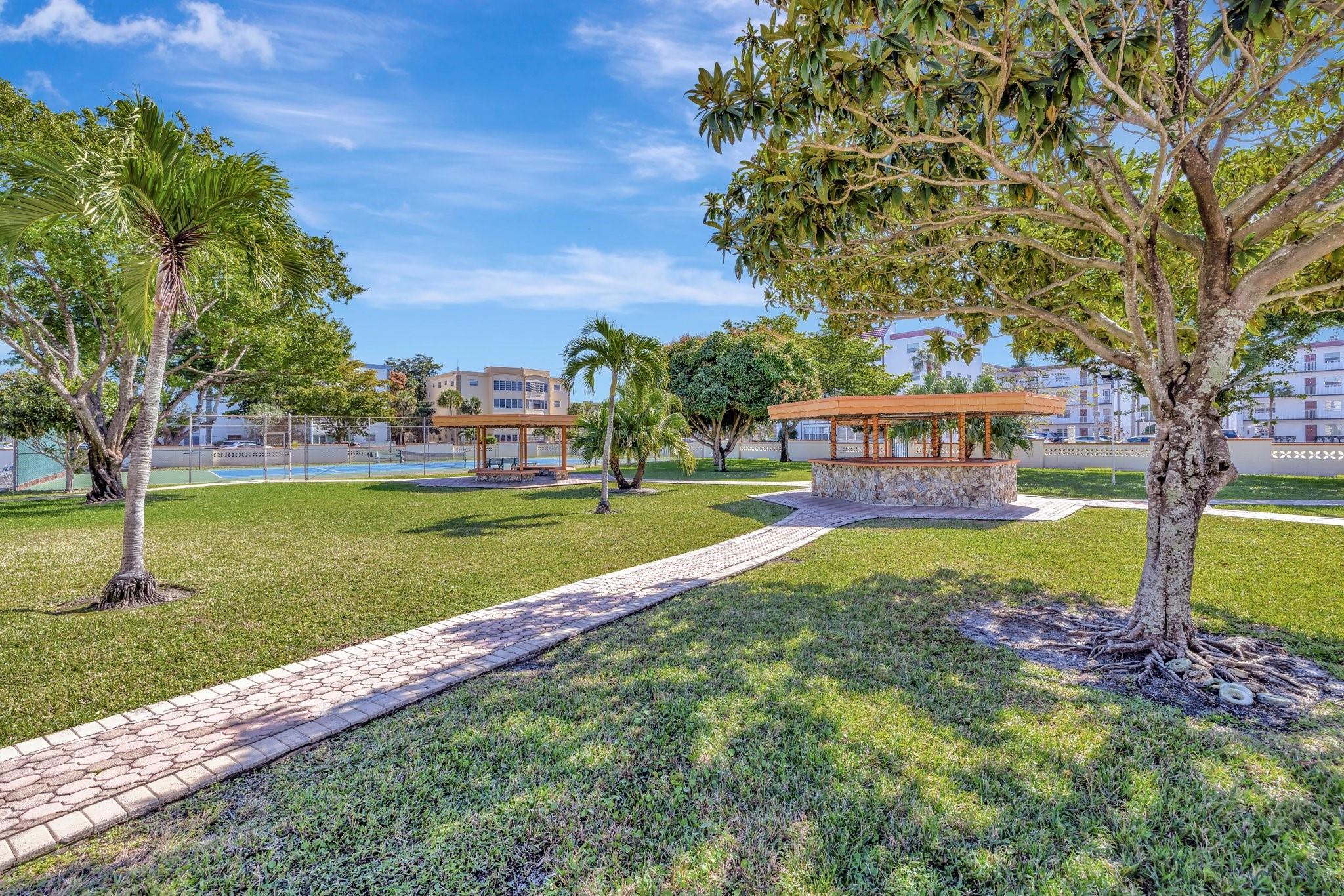 4270 NW 40th St #302,Lauderdale Lakes, FL 33319