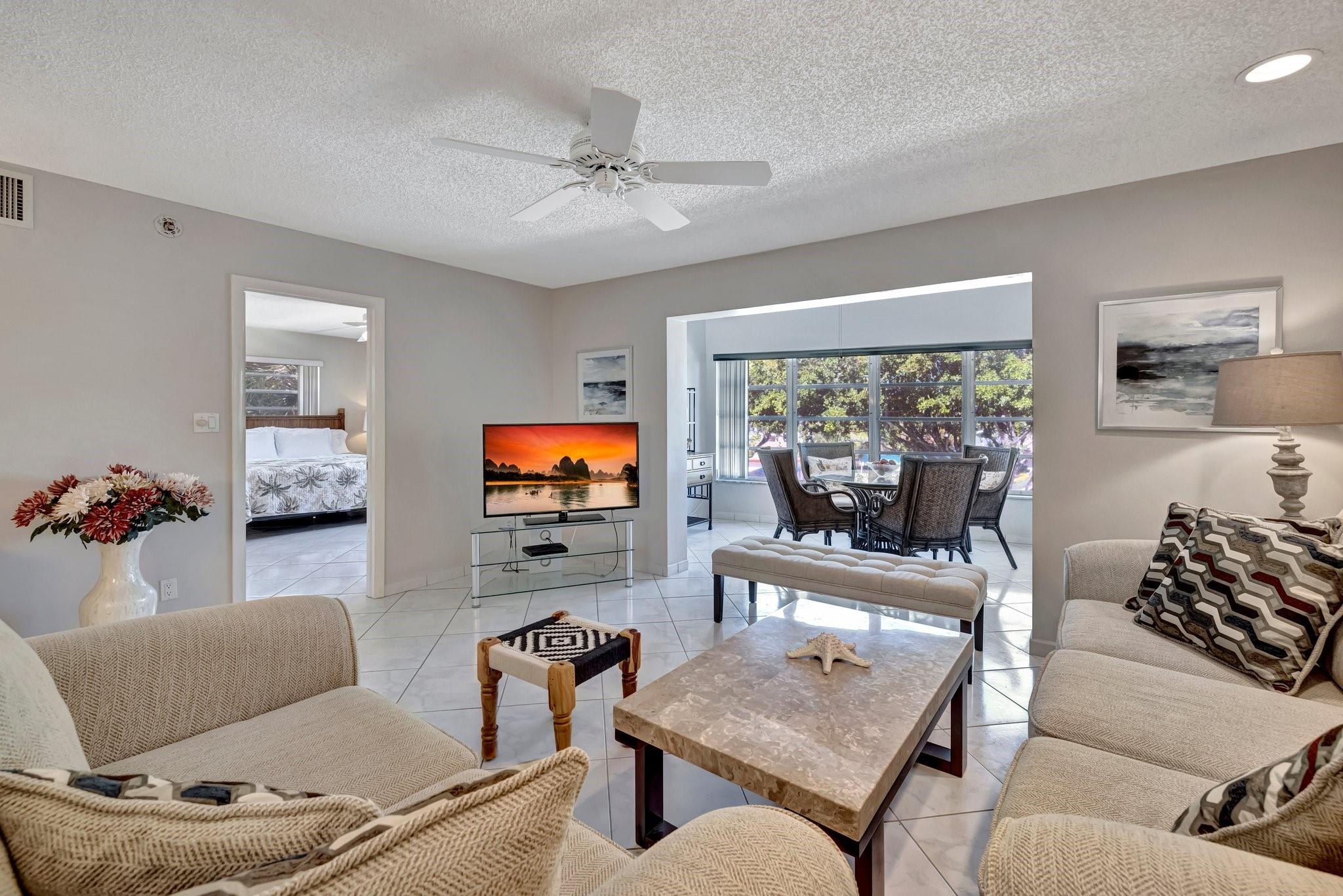 4270 NW 40th St #302,Lauderdale Lakes, FL 33319