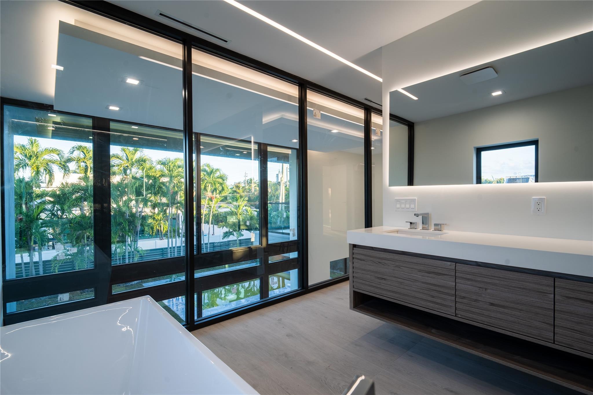 508 NE 9th Ave Fort Lauderdale, FL 33301