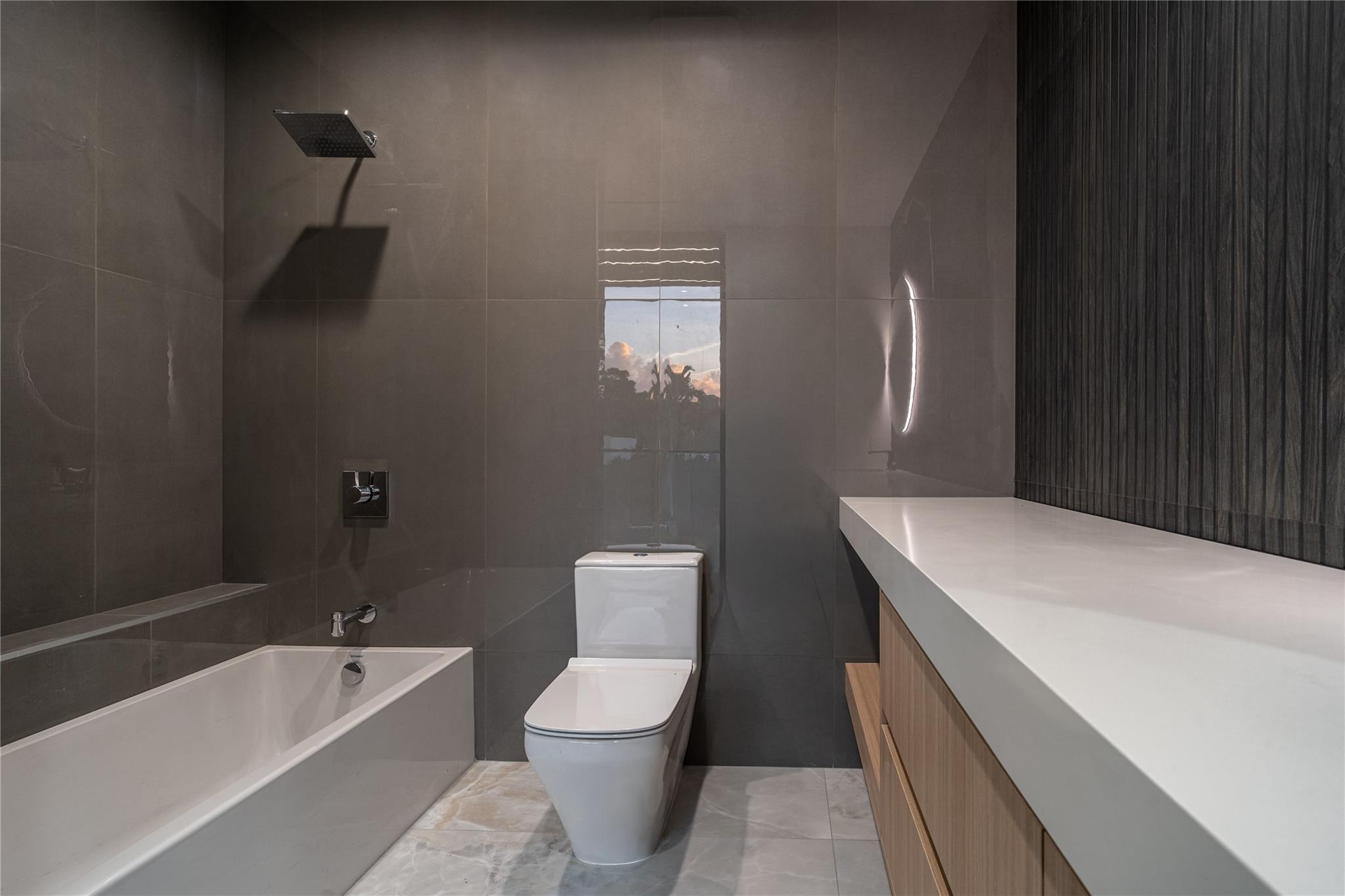 508 NE 9th Ave Fort Lauderdale, FL 33301