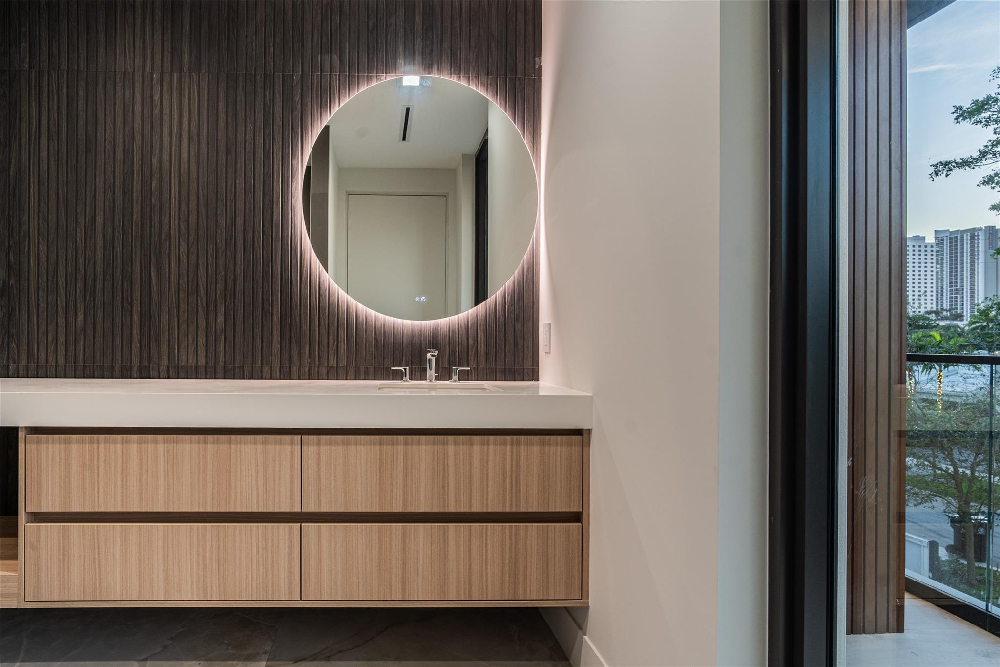 508 NE 9th Ave Fort Lauderdale, FL 33301