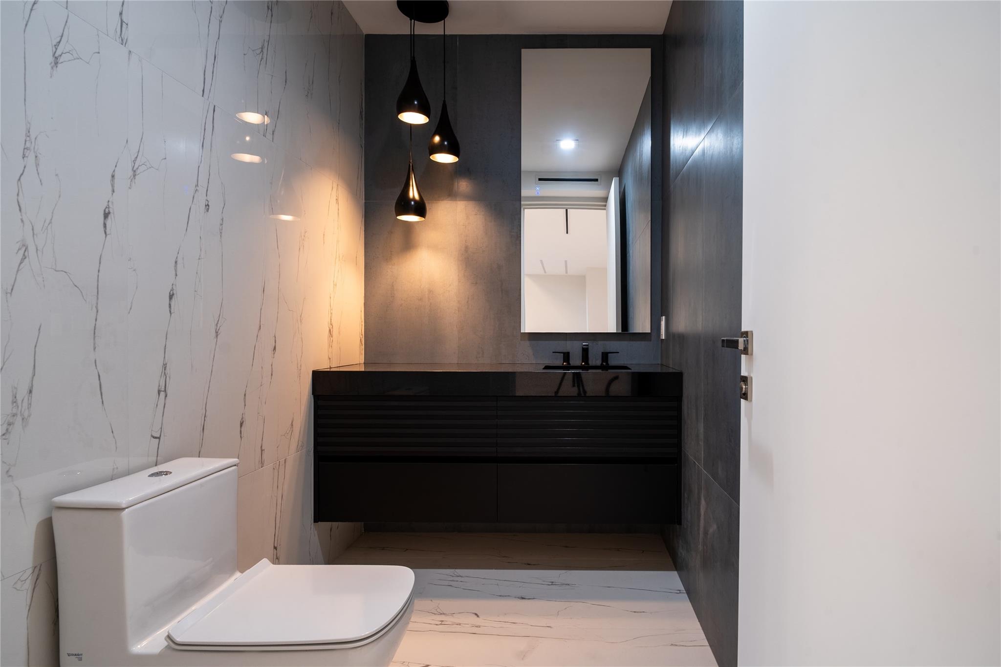 508 NE 9th Ave Fort Lauderdale, FL 33301