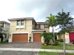 8247 NW 120th Way