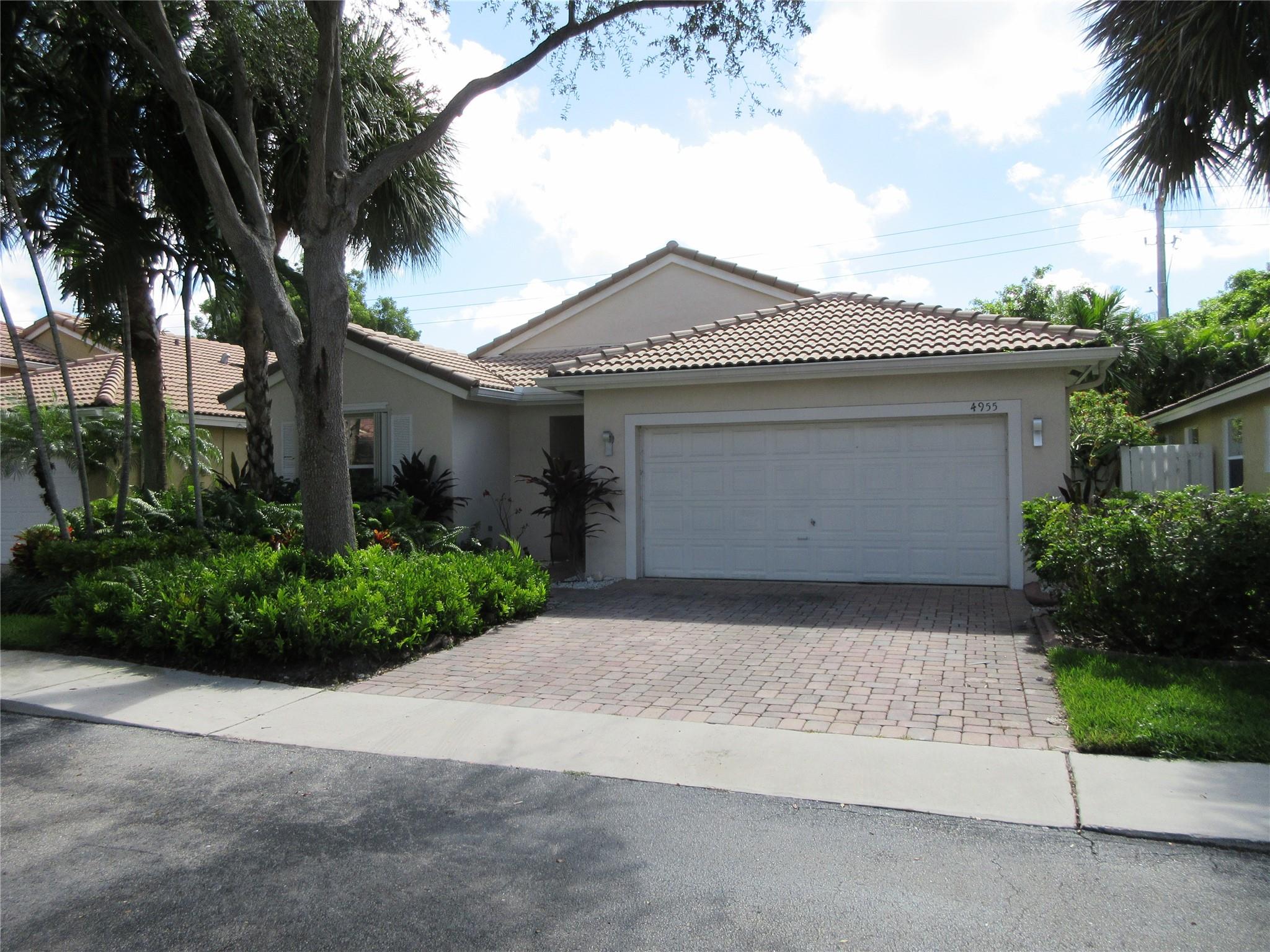 4955 SW 35th Ter