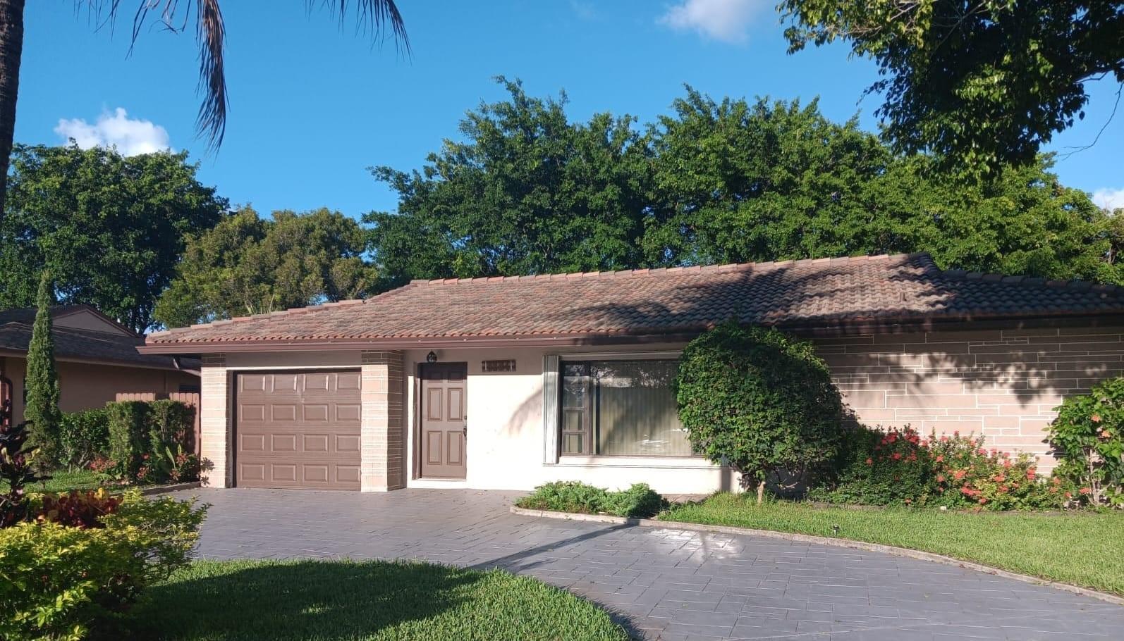 8204 NW 100th Ter