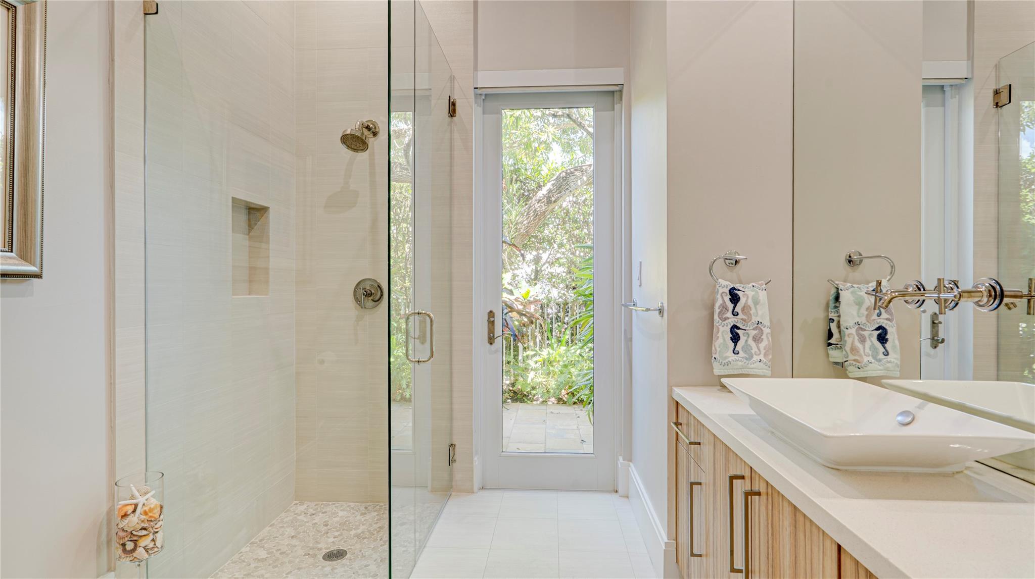 3200 NE 26th St Fort Lauderdale, FL 33305