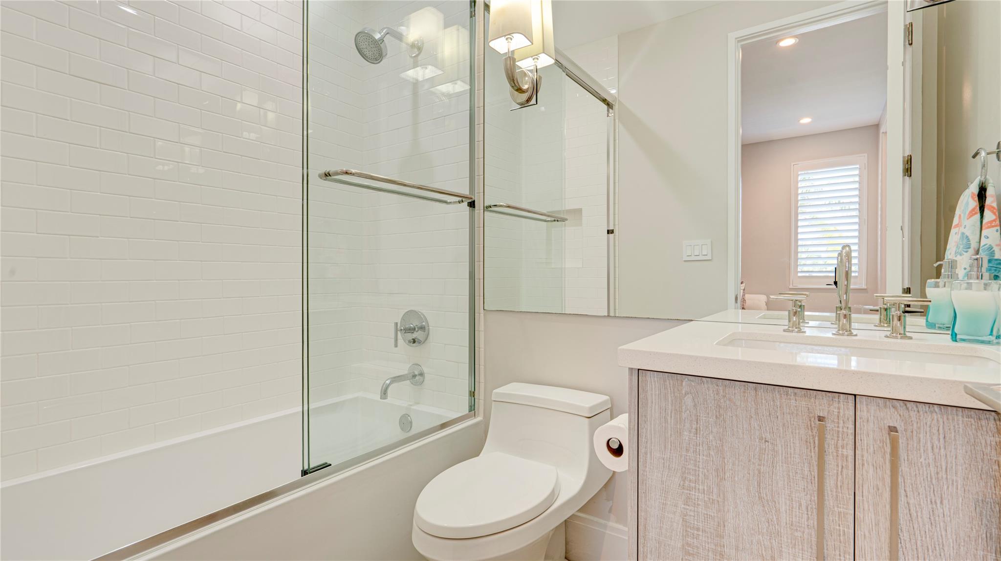 3200 NE 26th St Fort Lauderdale, FL 33305