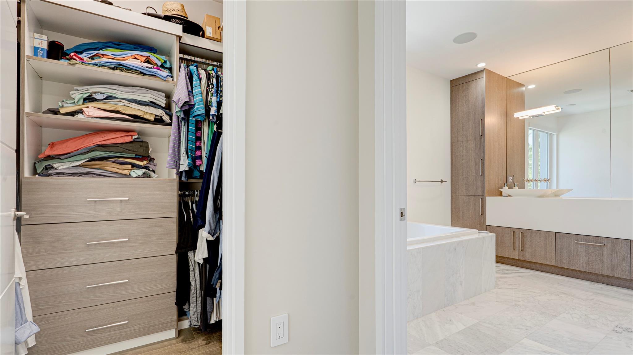 3200 NE 26th St Fort Lauderdale, FL 33305