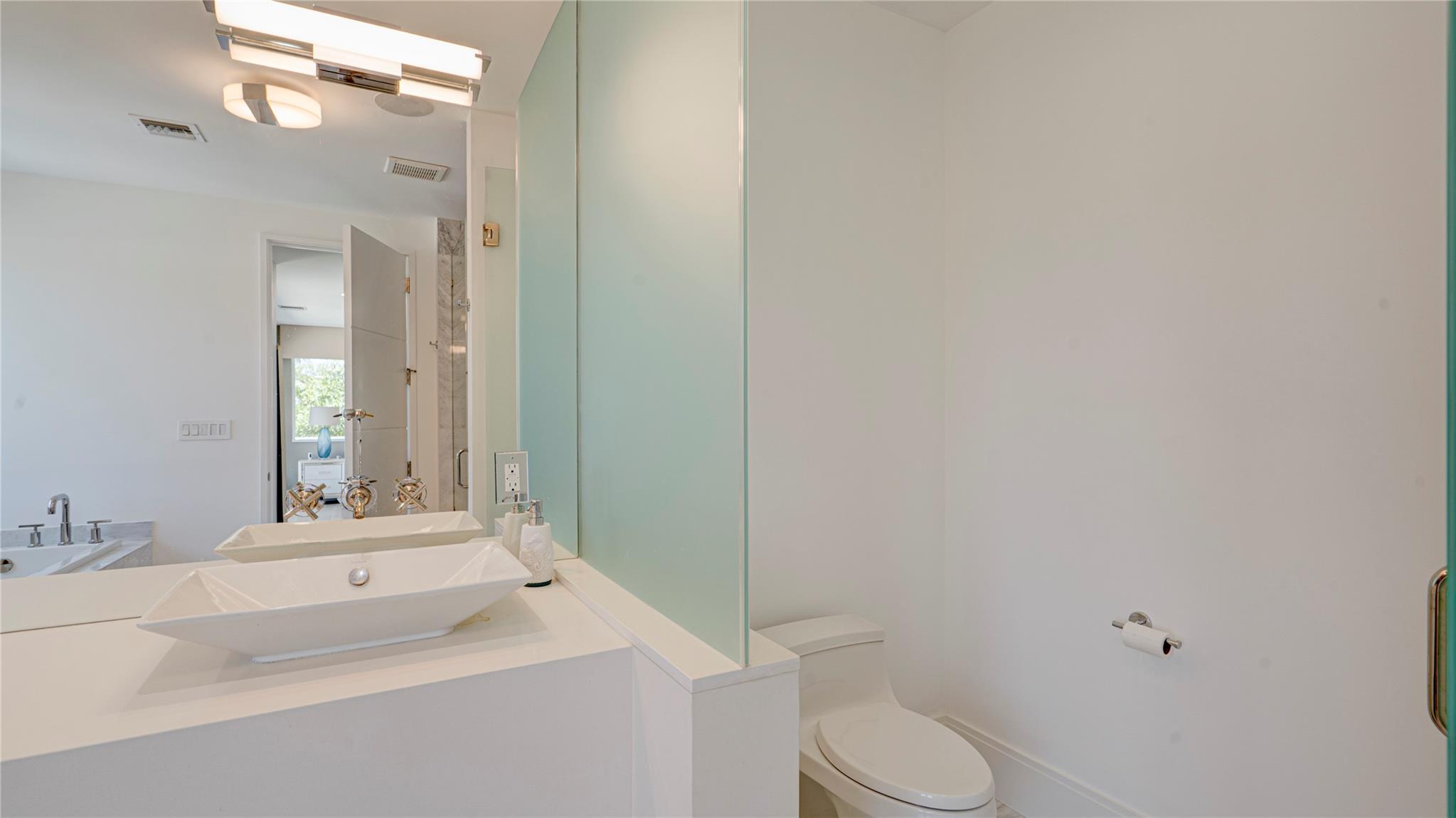 3200 NE 26th St Fort Lauderdale, FL 33305