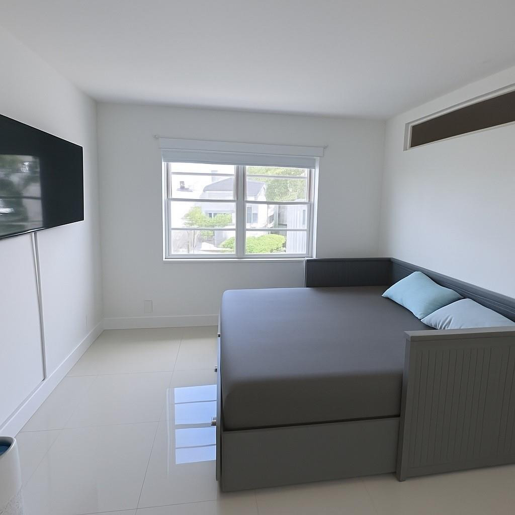 916 NE 27th Ave #916 Hallandale Beach, FL 33009