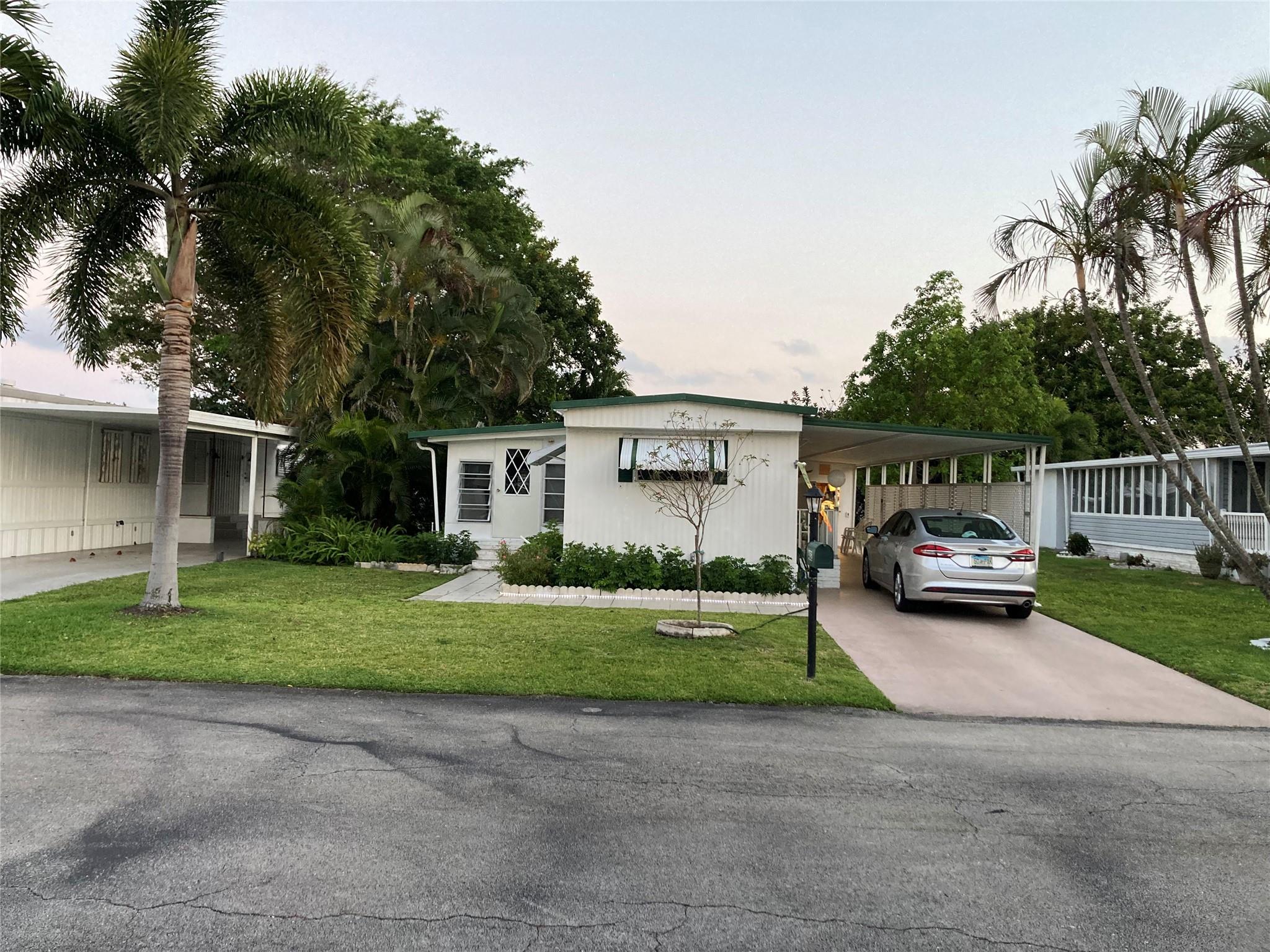 452 NW 51st St