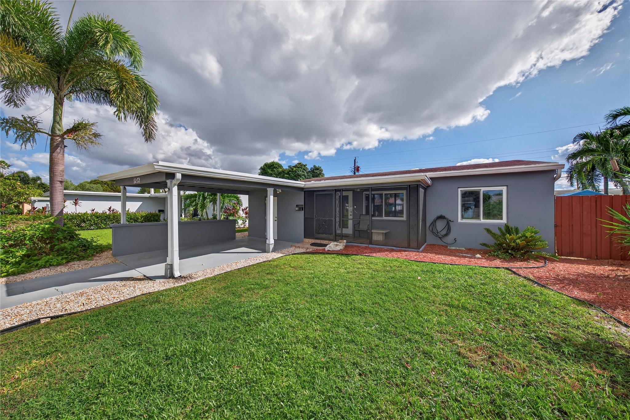 5272 NE 4th Ter