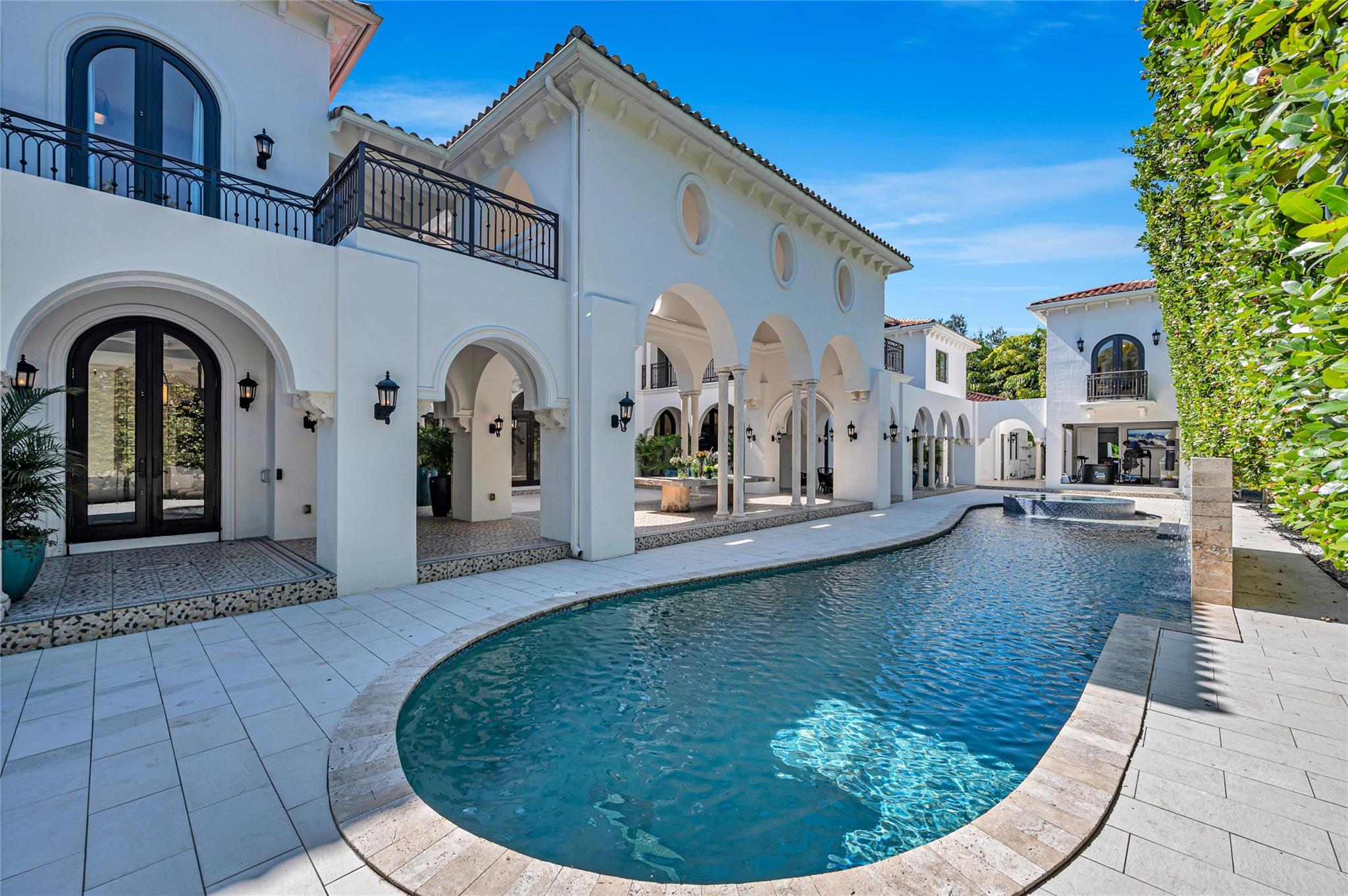 4955 SW 83rd St Miami, FL 33143