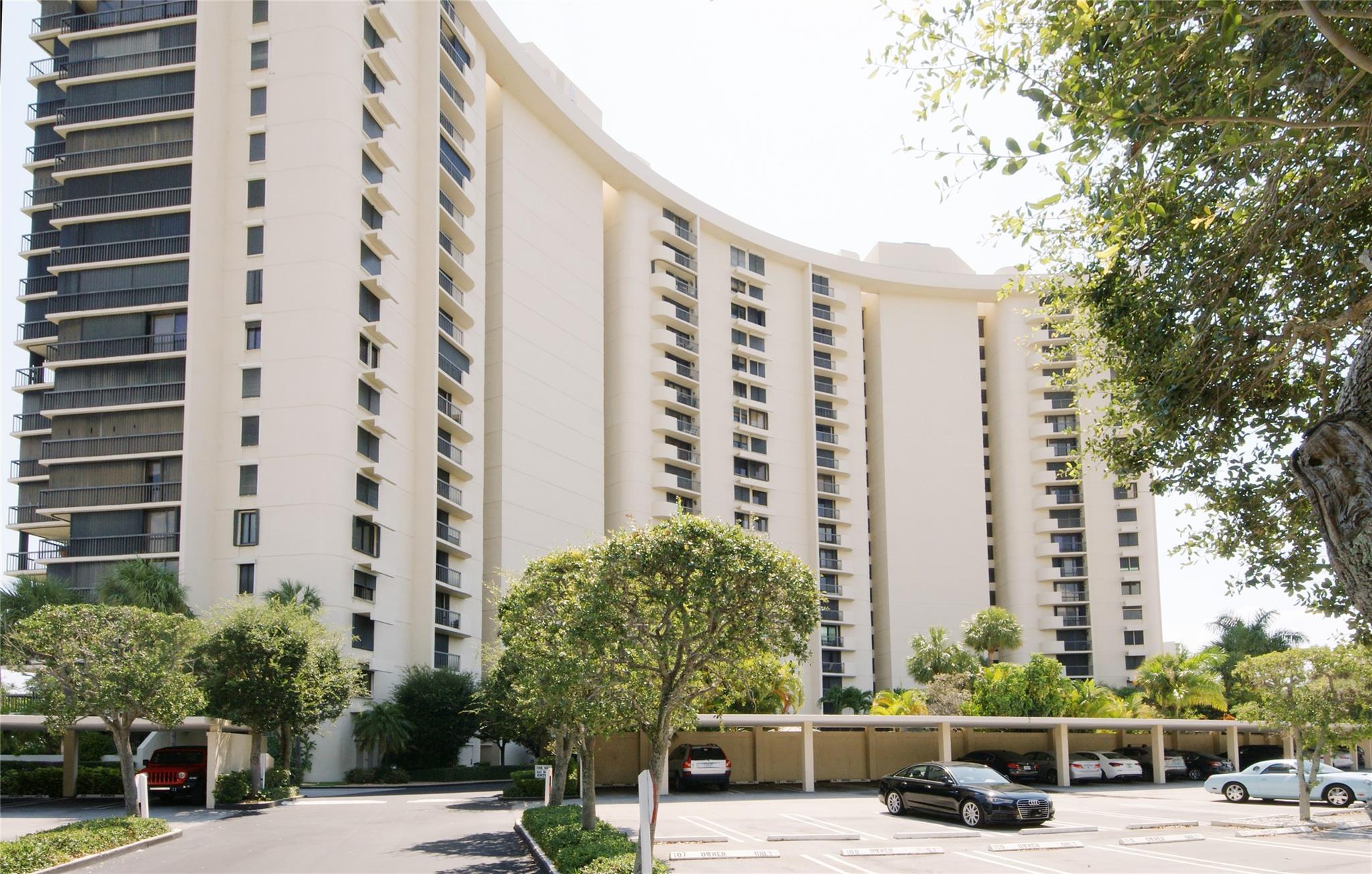 2480 Presidential Way #1703