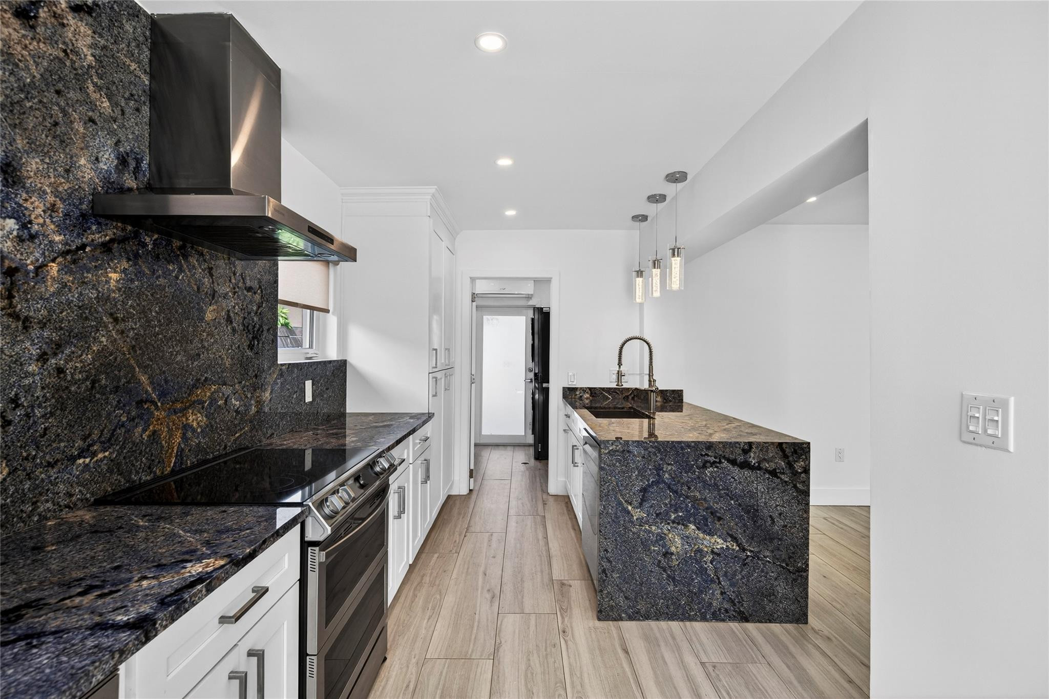 1763 NE 15th St Fort Lauderdale, FL 33304