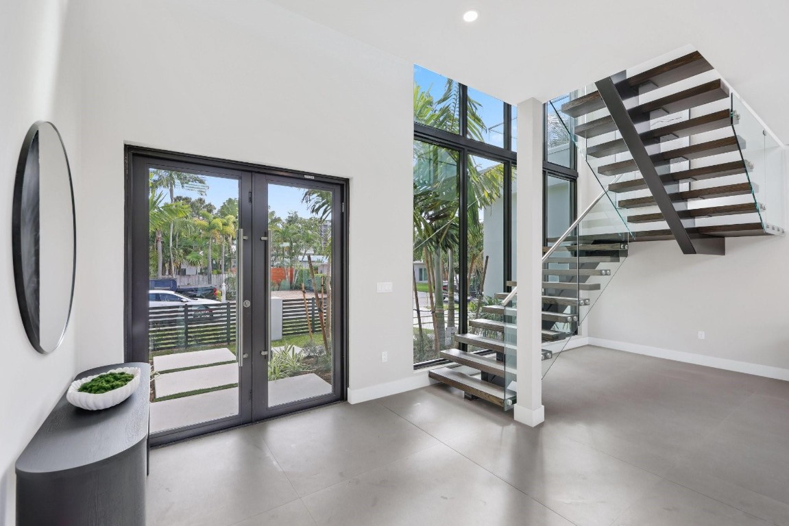 2015 NE 4th Wilton Manors, FL 33305