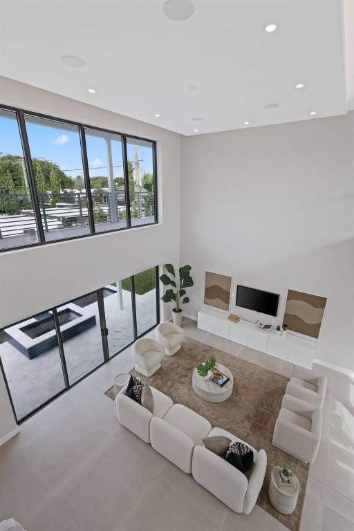 2015 NE 4th Wilton Manors, FL 33305