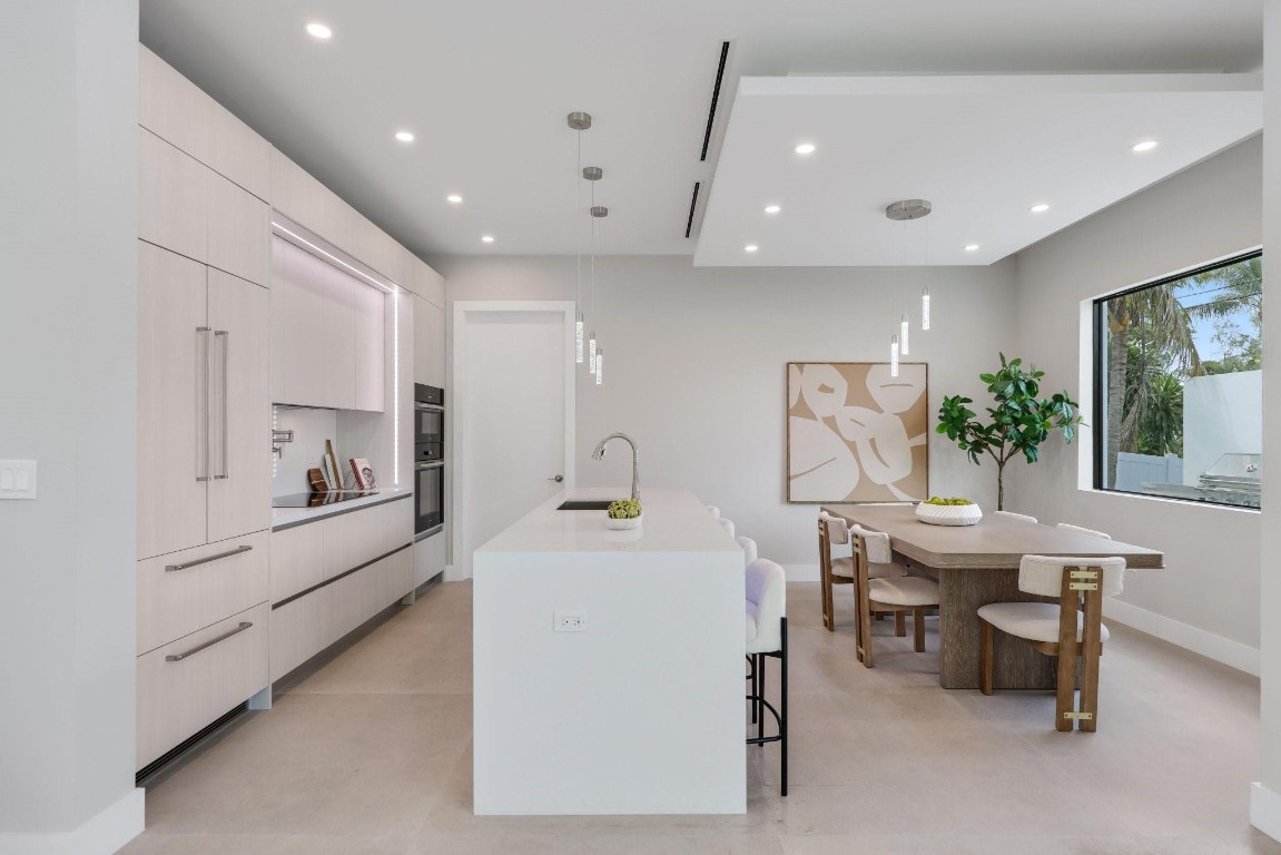 2015 NE 4th Wilton Manors, FL 33305