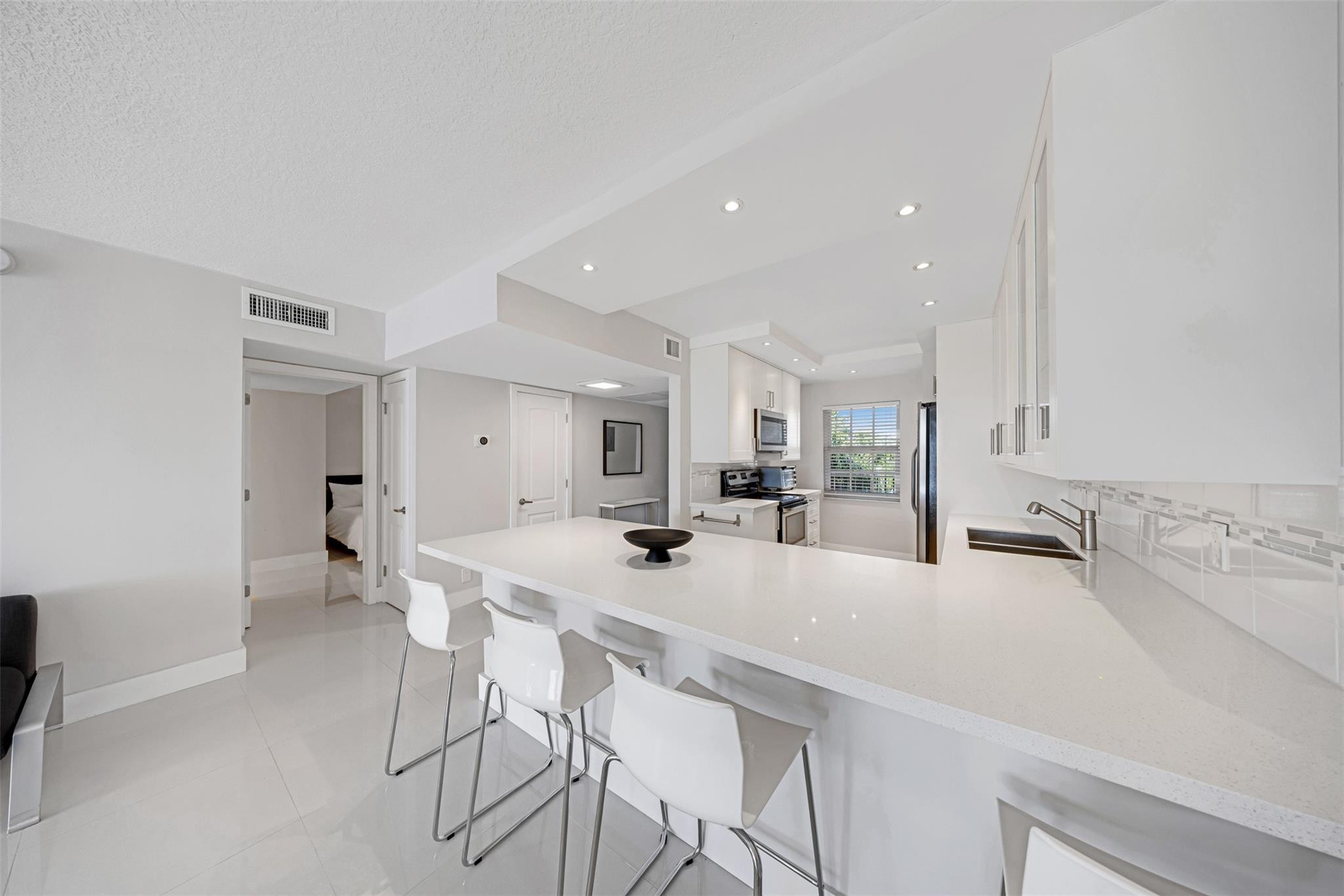 4030 W Palm Aire #406