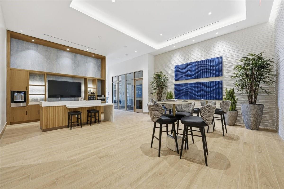 151 N Seabreeze Boulevared #2204-E Fort Lauderdale, FL 33304