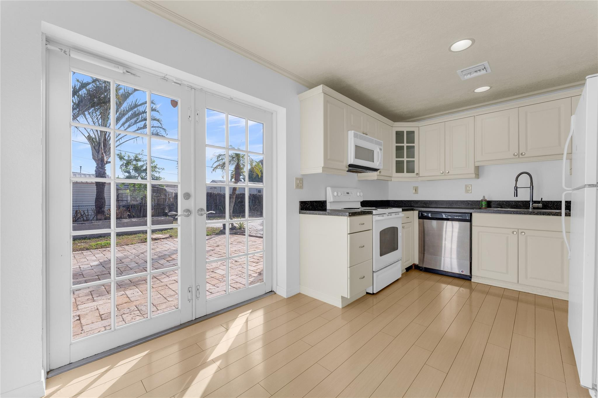 2132 SW 50th Fort Lauderdale, FL 33317