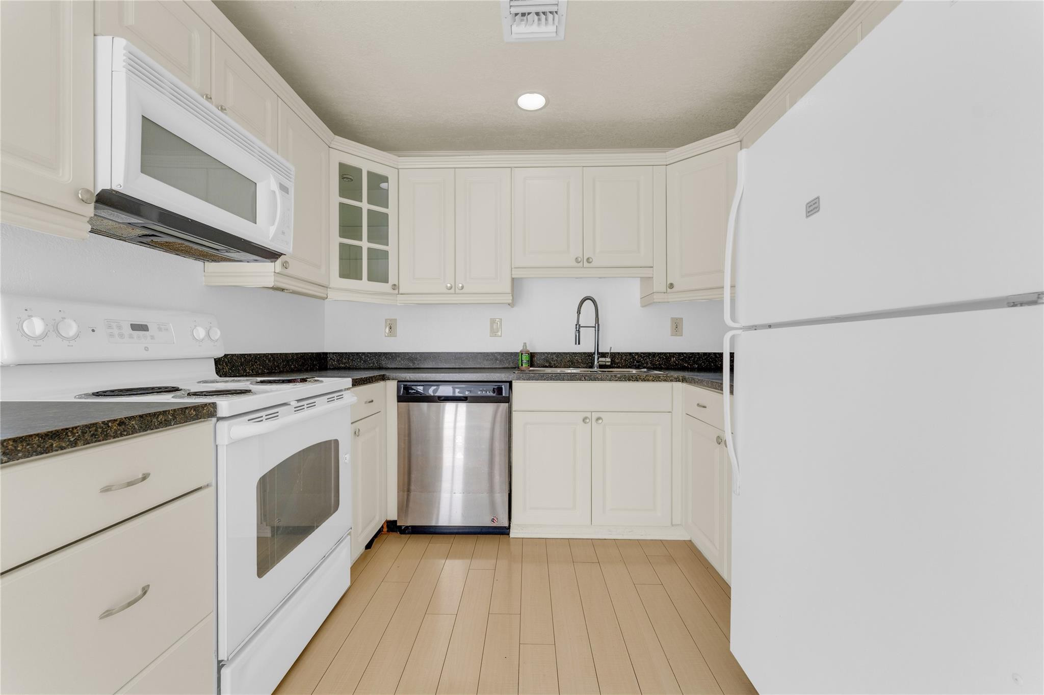 2132 SW 50th Fort Lauderdale, FL 33317